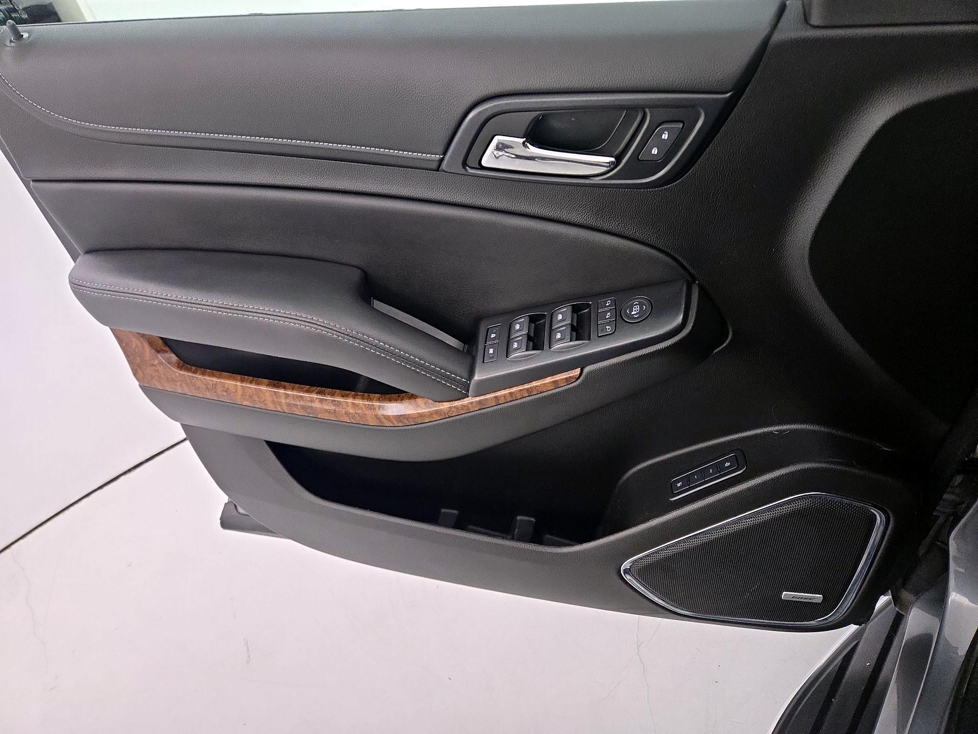 Thumbnail: 2019 Chevrolet Suburban - 12