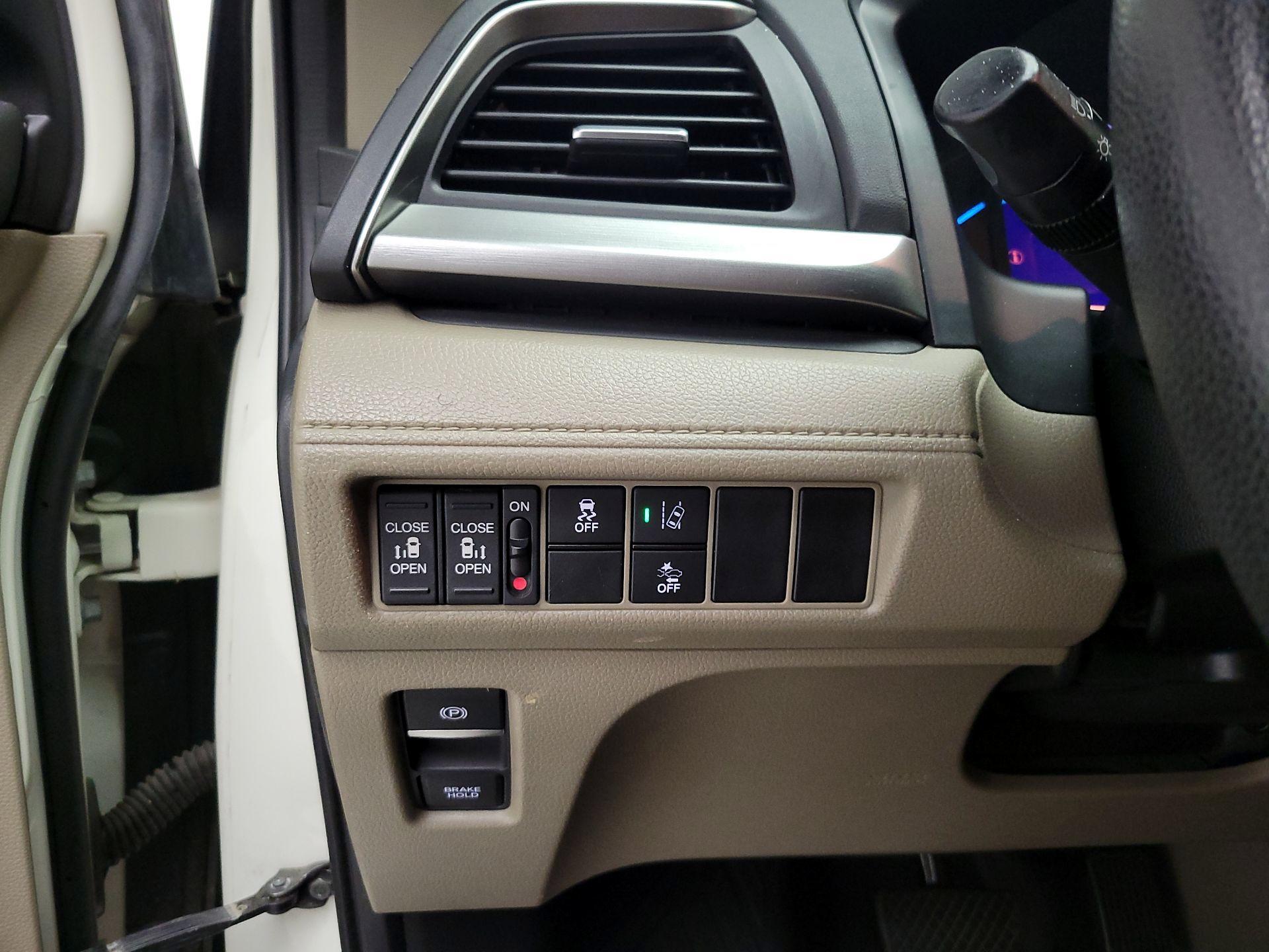Thumbnail: 2019 Honda Odyssey - 13