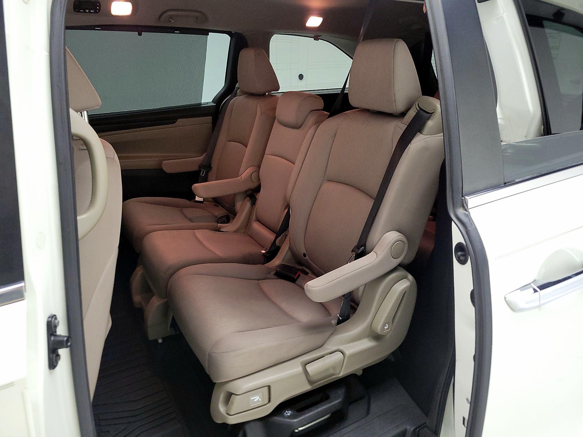 Thumbnail: 2019 Honda Odyssey - 18