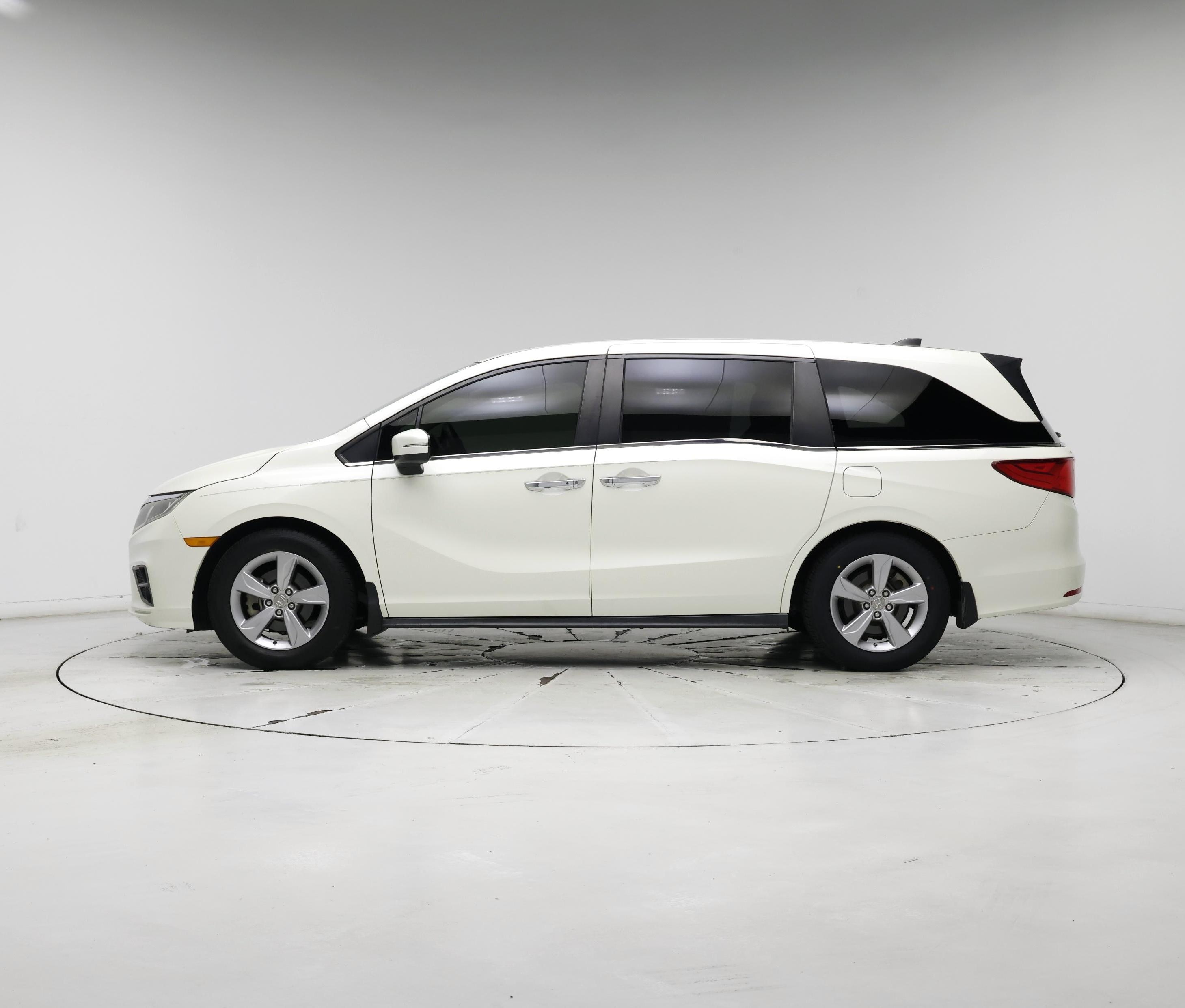 Thumbnail: 2019 Honda Odyssey - 3