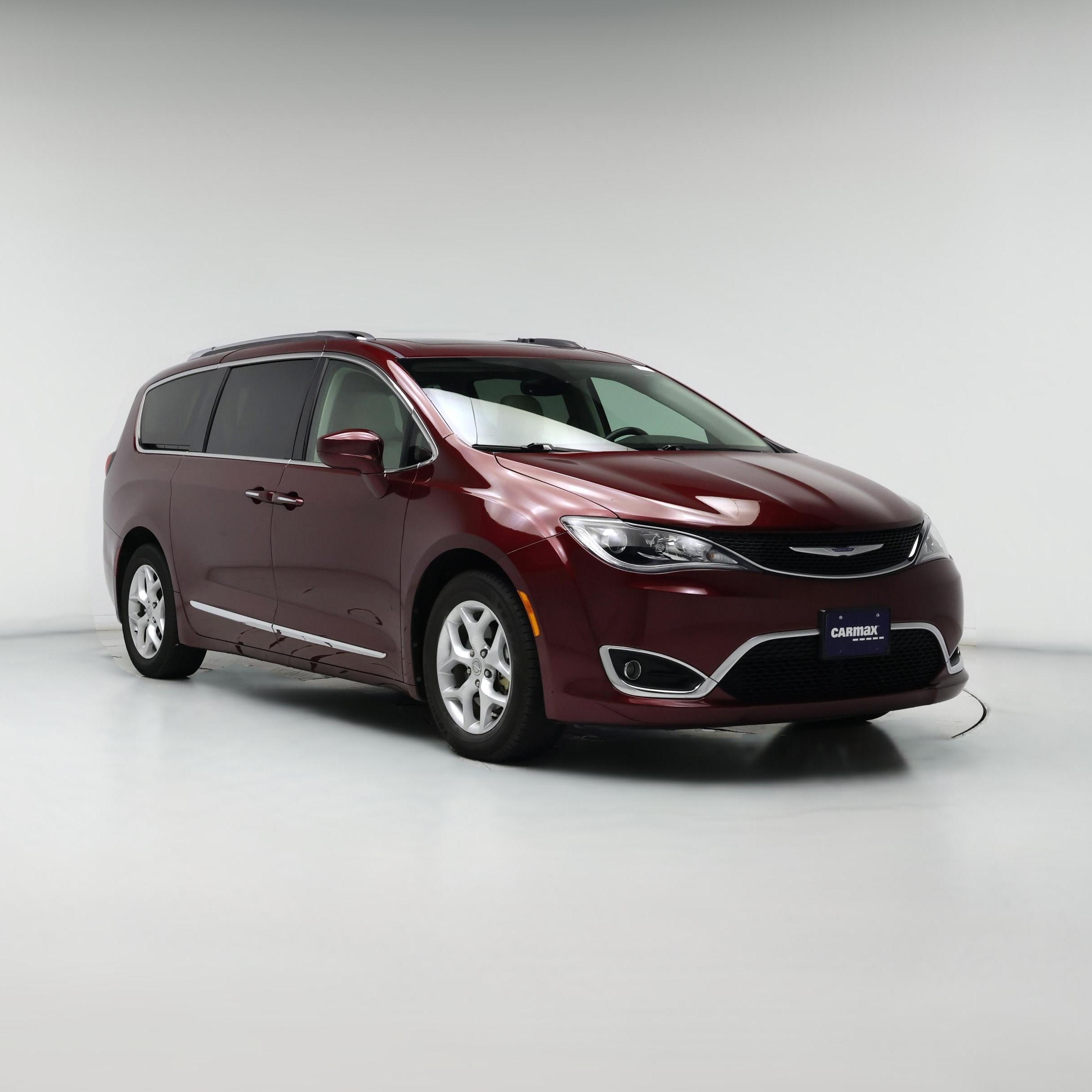 Thumbnail: 2018 Chrysler Pacifica - 1