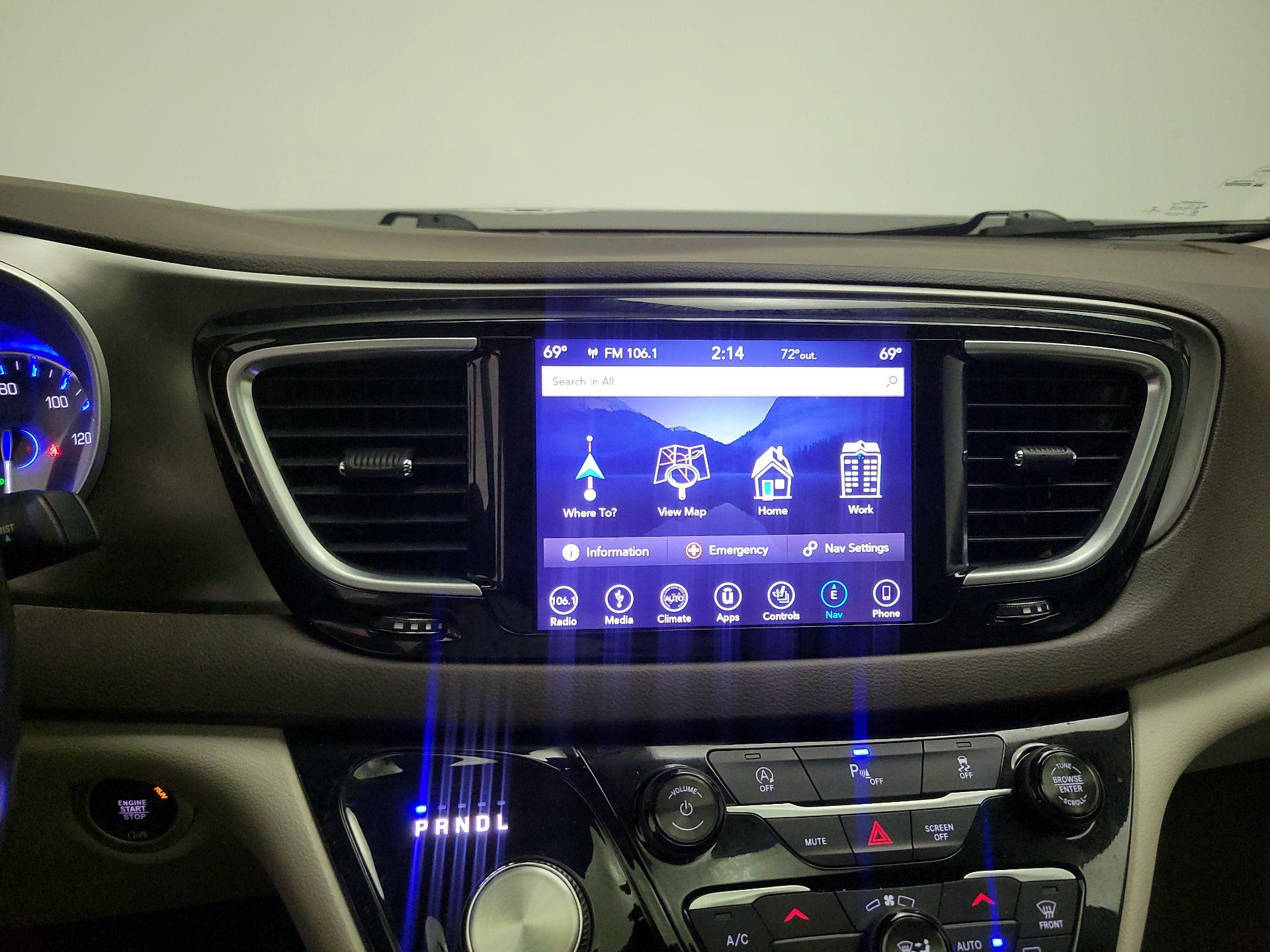 Thumbnail: 2018 Chrysler Pacifica - 14
