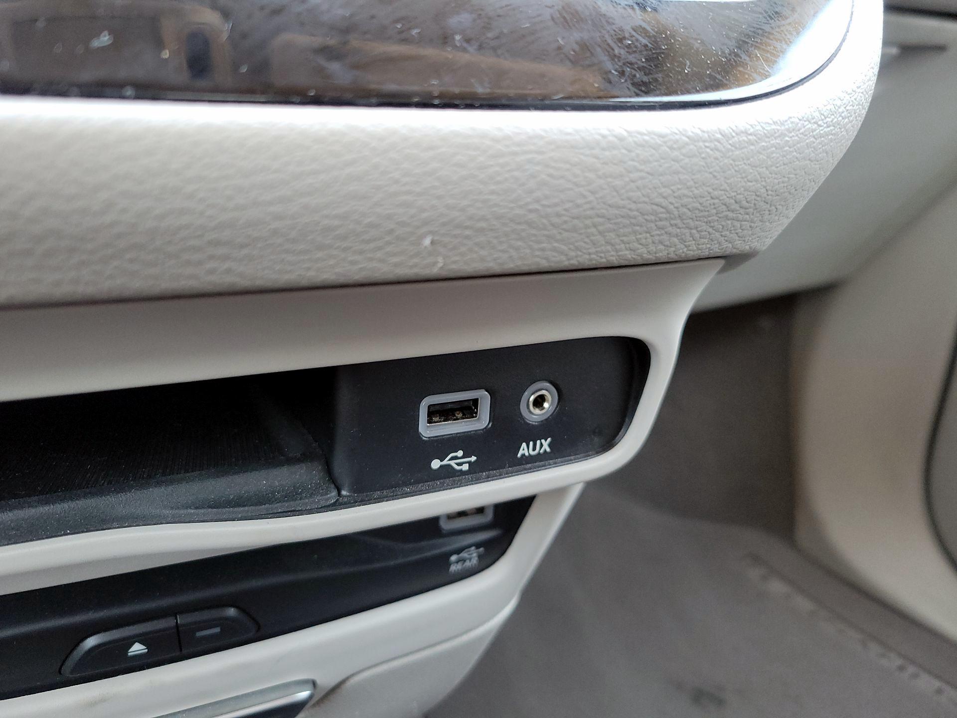 Thumbnail: 2018 Chrysler Pacifica - 19