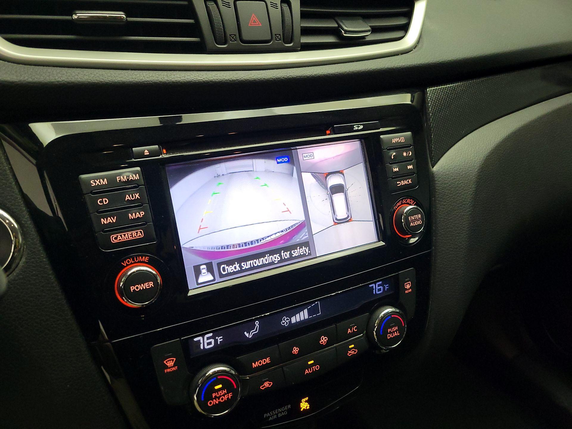 Thumbnail: 2016 Nissan Rogue - 15