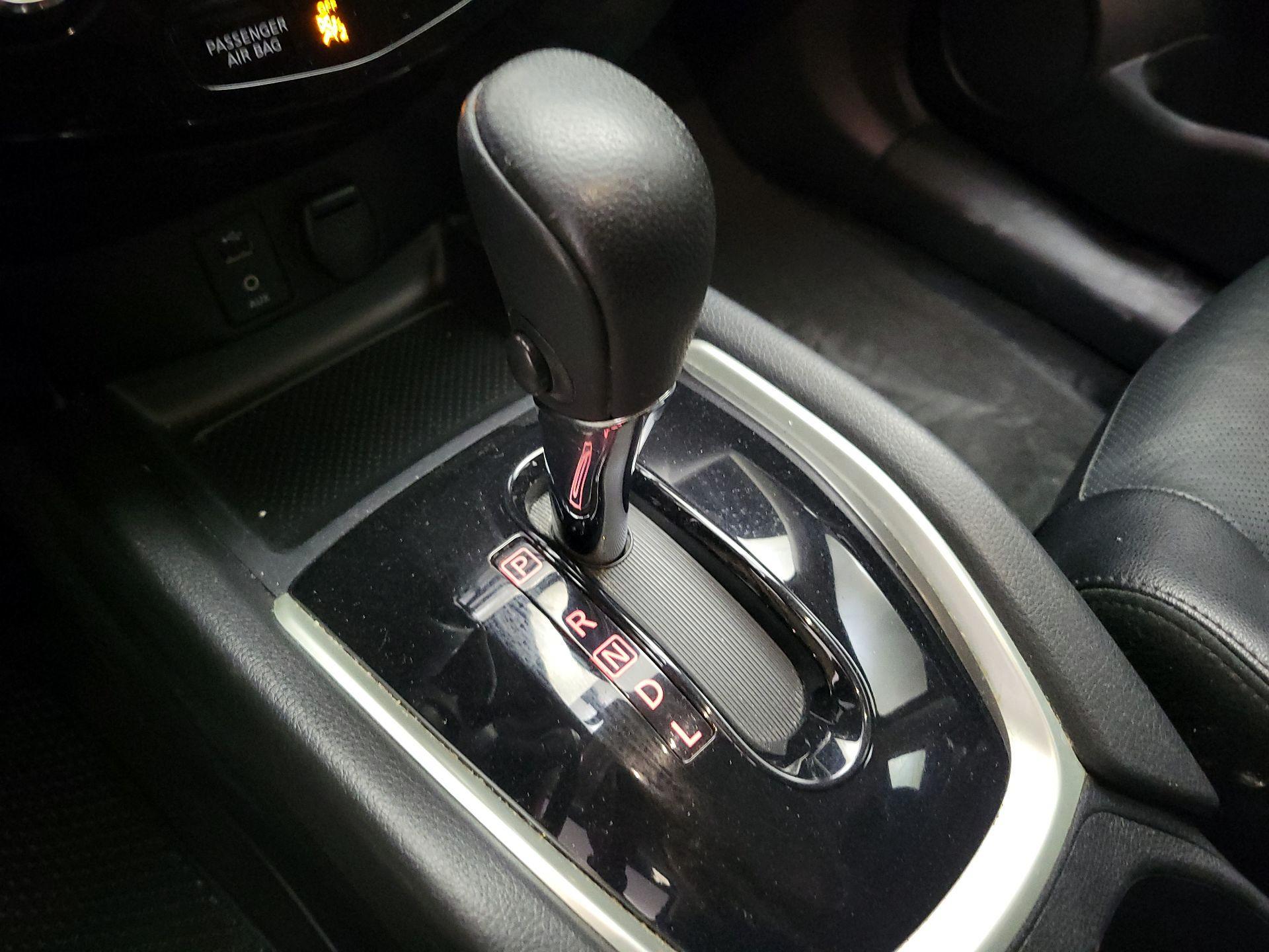 Thumbnail: 2016 Nissan Rogue - 18
