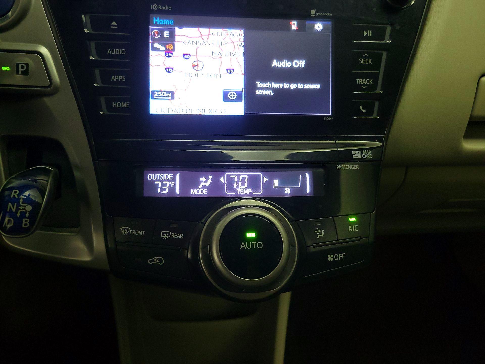 Thumbnail: 2016 Toyota Prius v - 17
