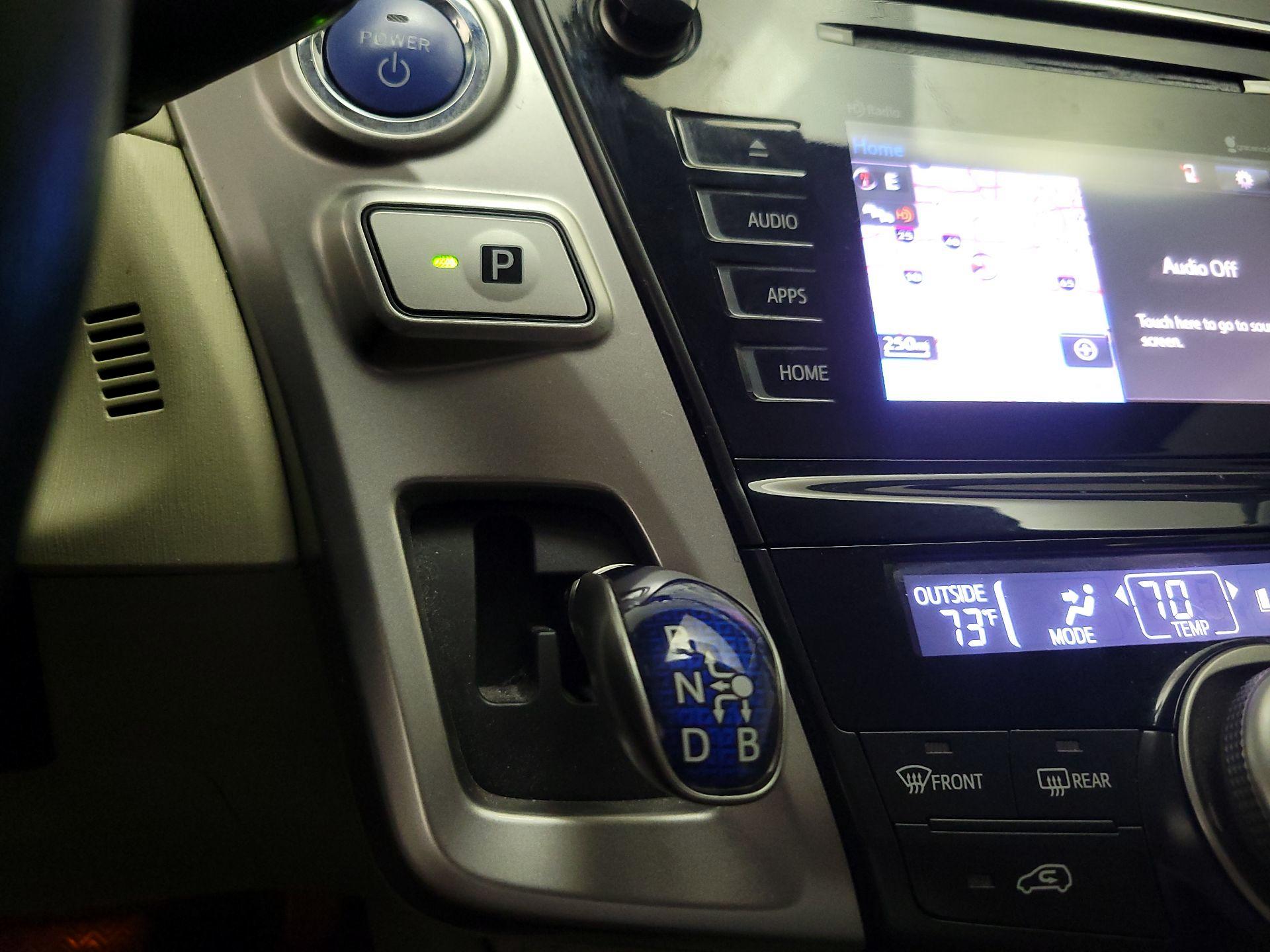 Thumbnail: 2016 Toyota Prius v - 18