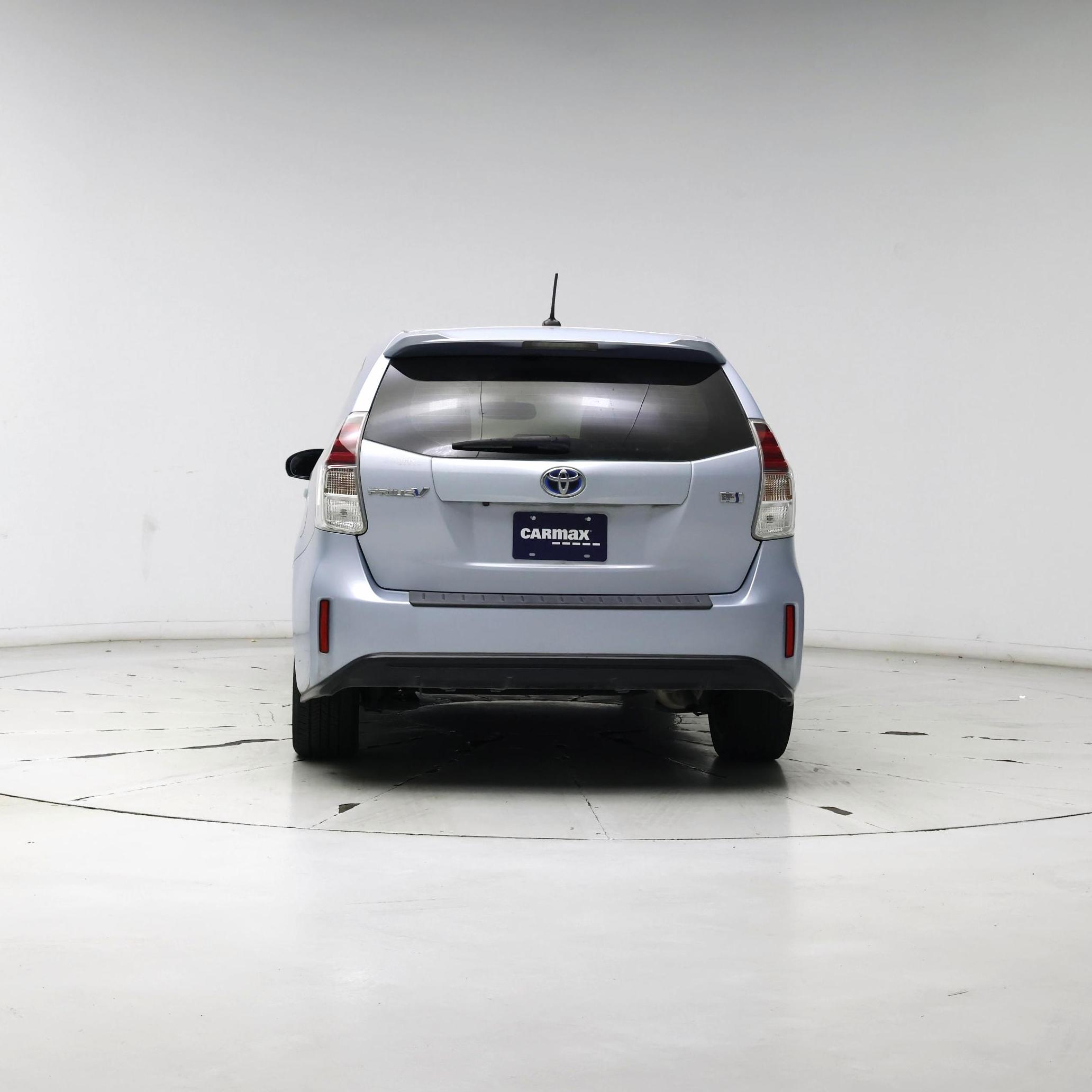 Thumbnail: 2016 Toyota Prius v - 6