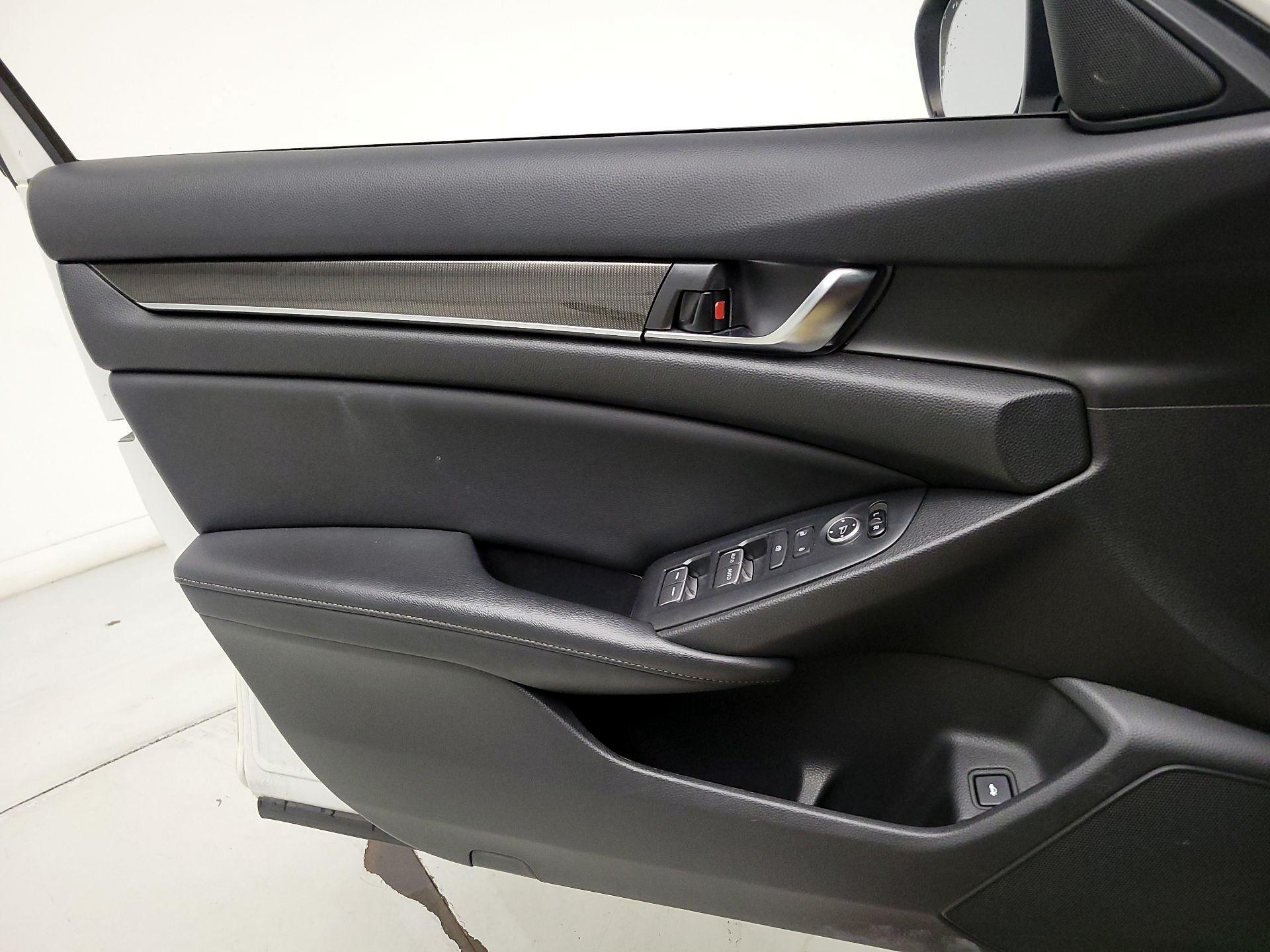 Thumbnail: 2018 Honda Accord - 12