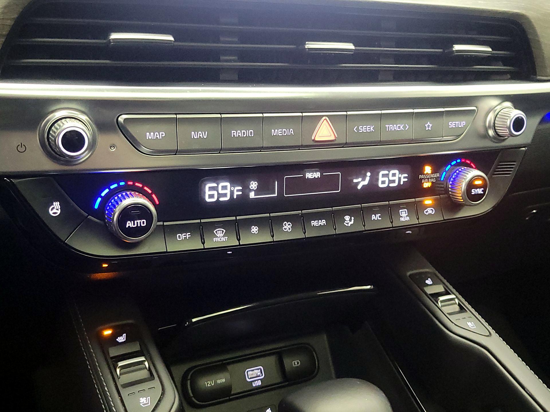 Thumbnail: 2020 Kia Telluride - 17