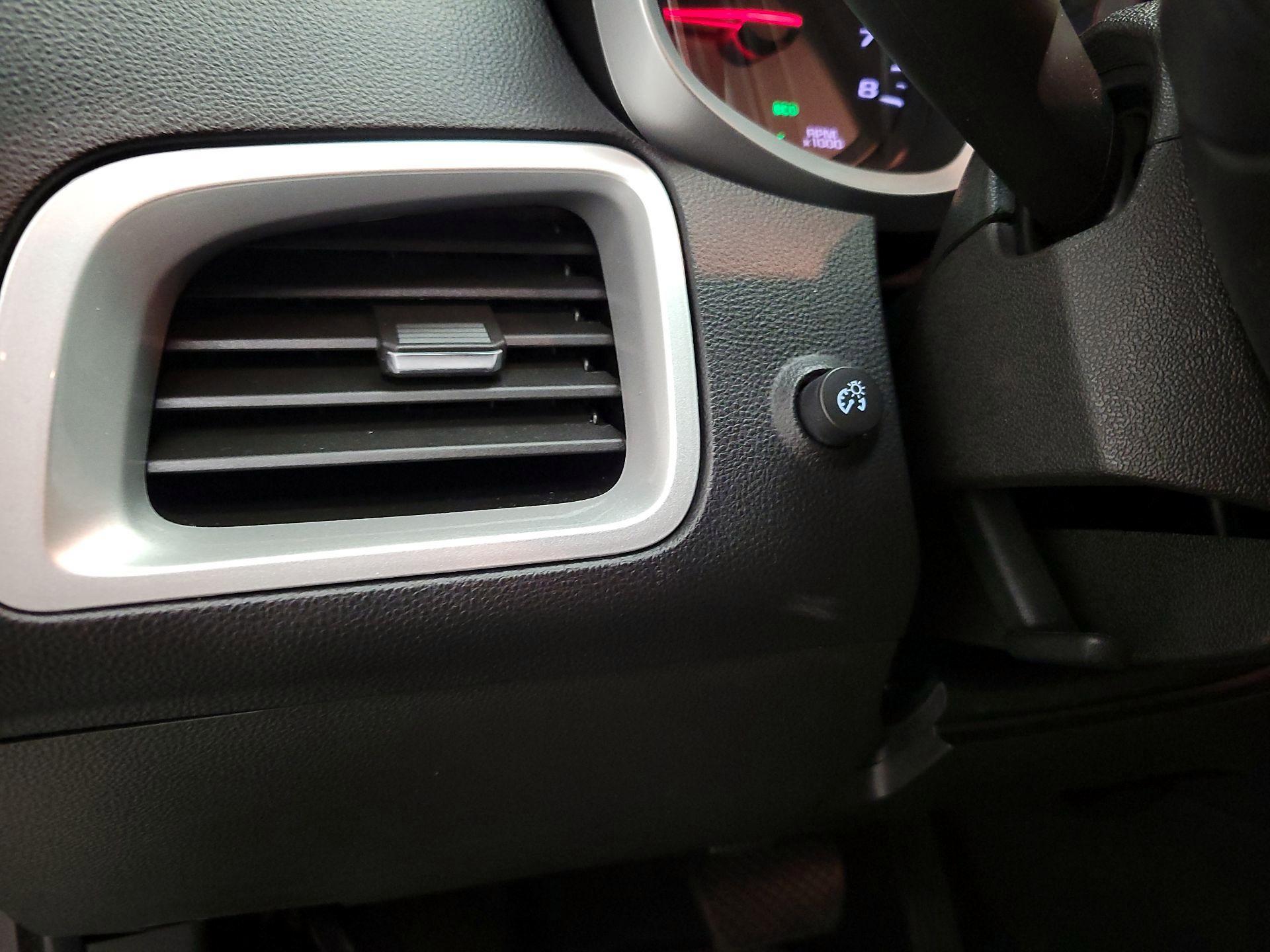 Thumbnail: 2015 Chevrolet Equinox - 13