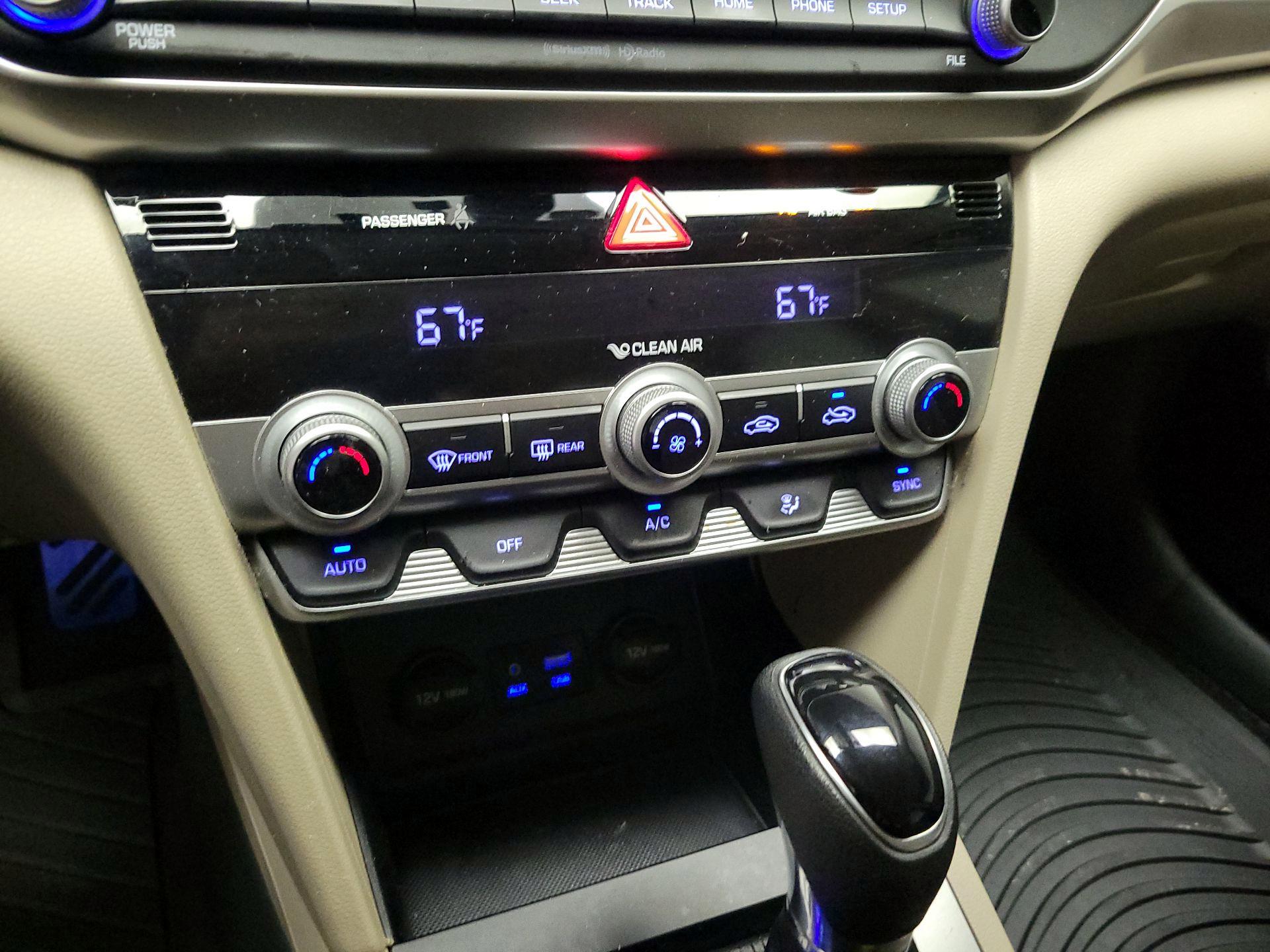 Thumbnail: 2020 Hyundai Elantra - 16