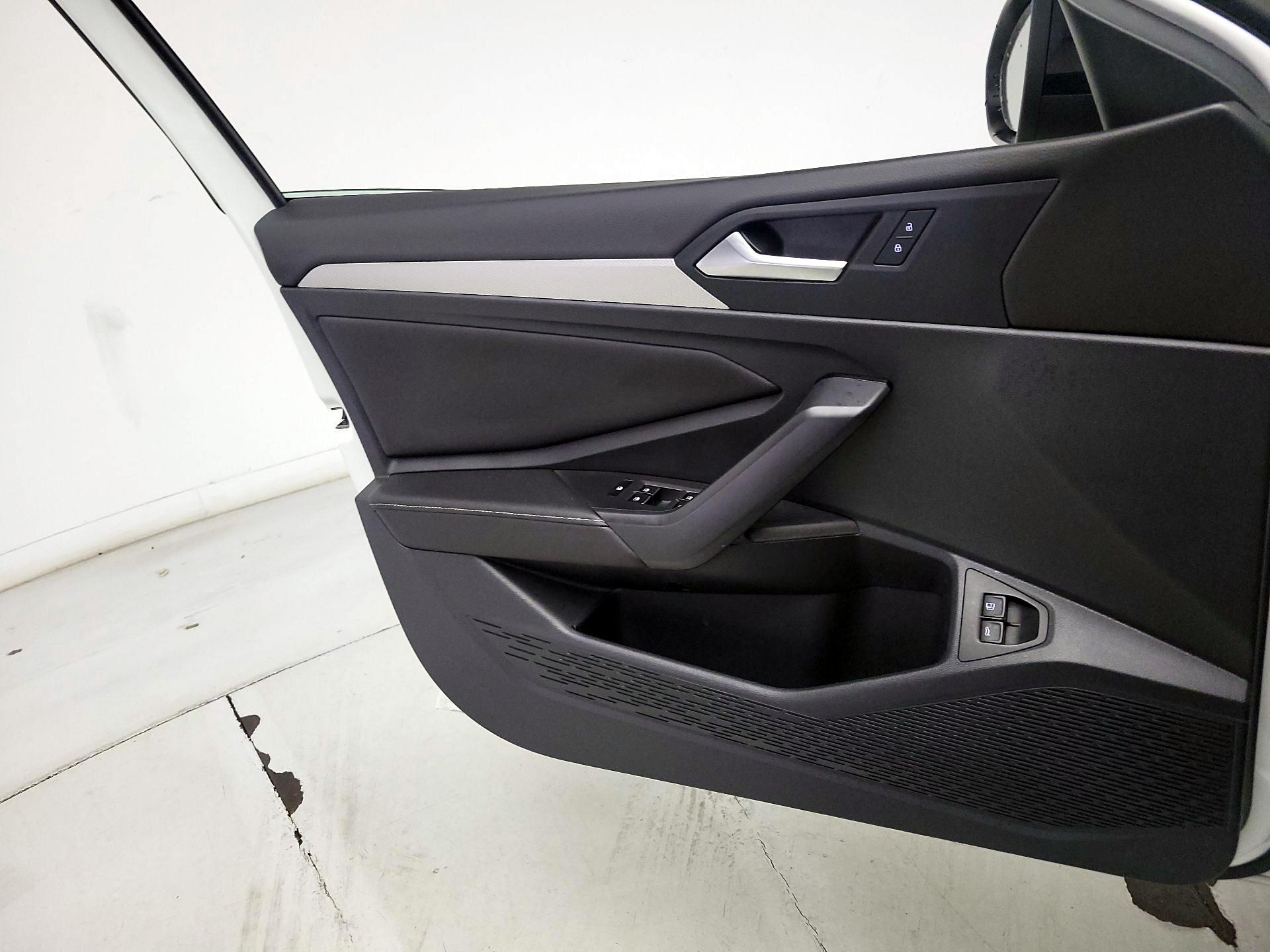 Thumbnail: 2023 Volkswagen Jetta - 12