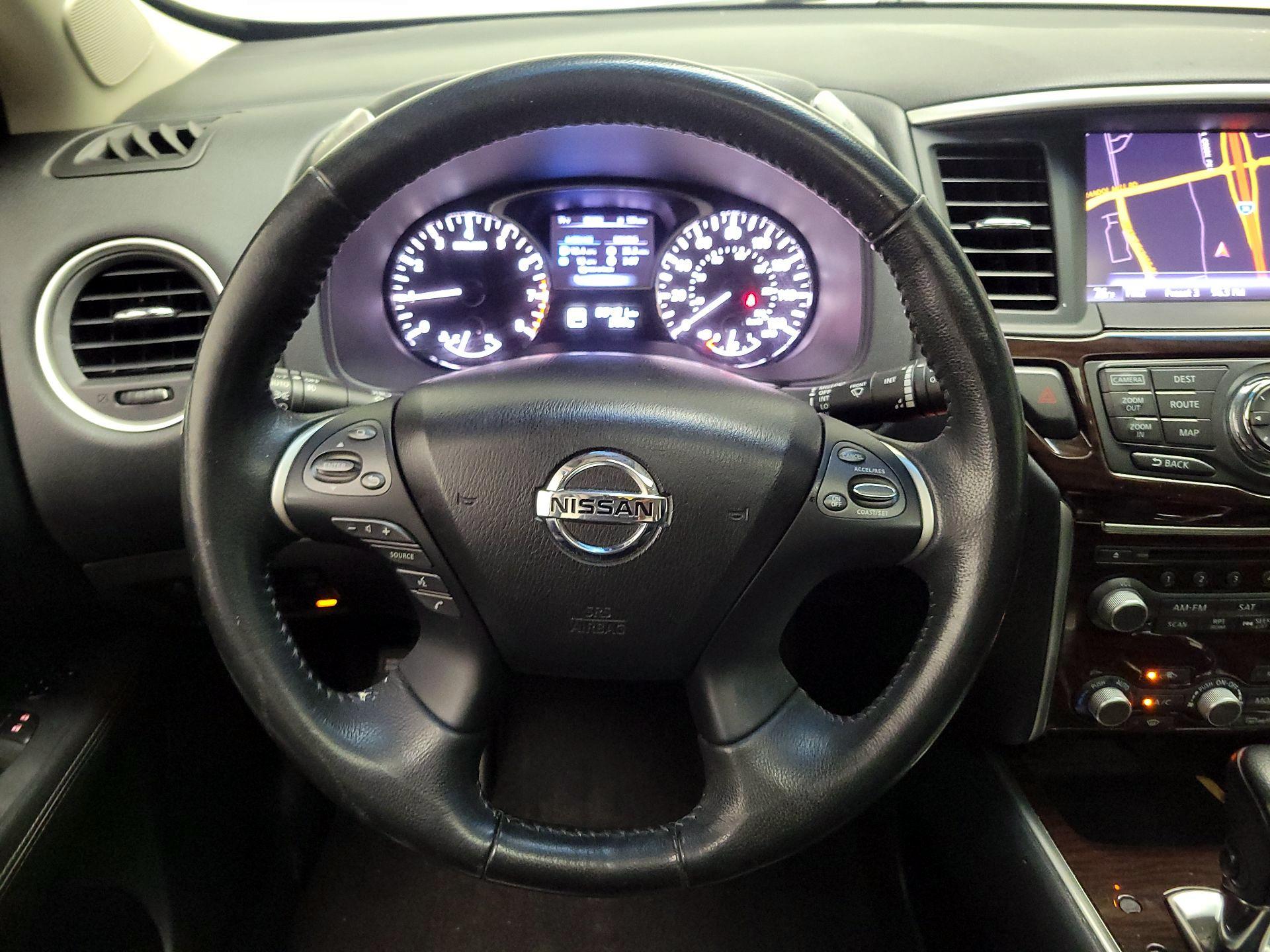 Thumbnail: 2015 Nissan Pathfinder - 10