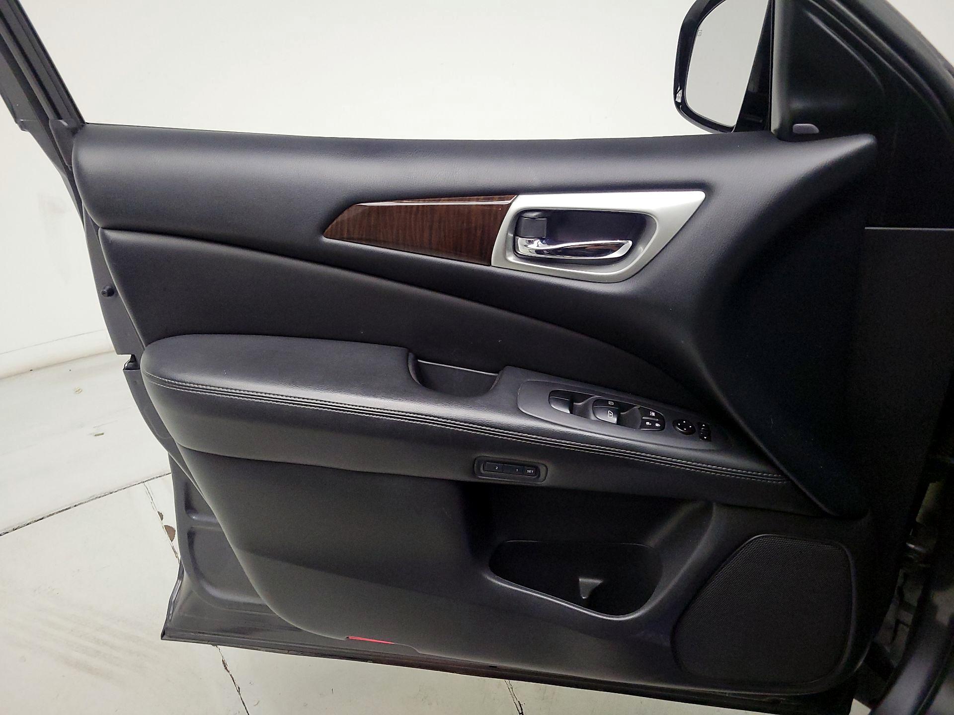 Thumbnail: 2015 Nissan Pathfinder - 12