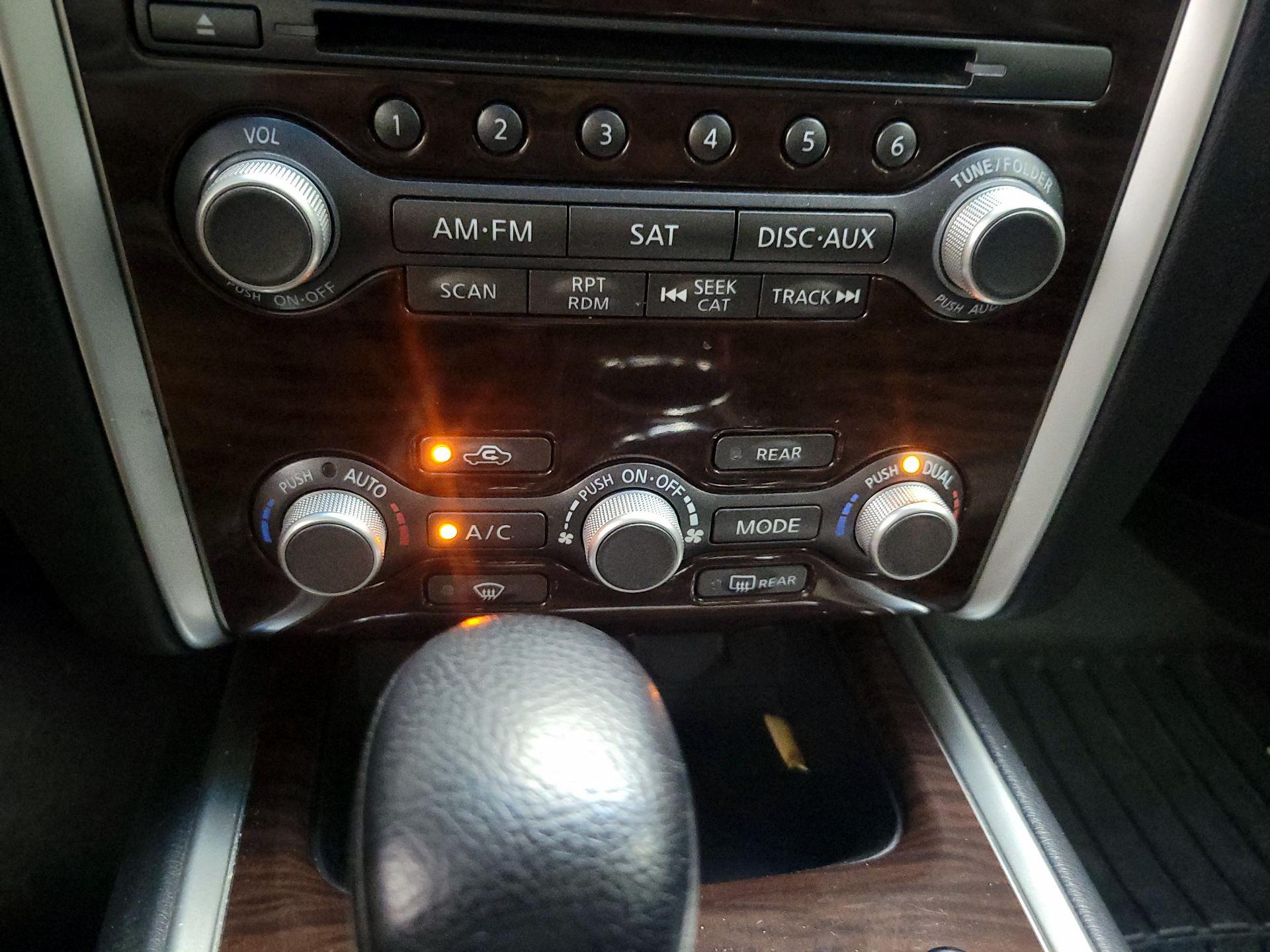 Thumbnail: 2015 Nissan Pathfinder - 17