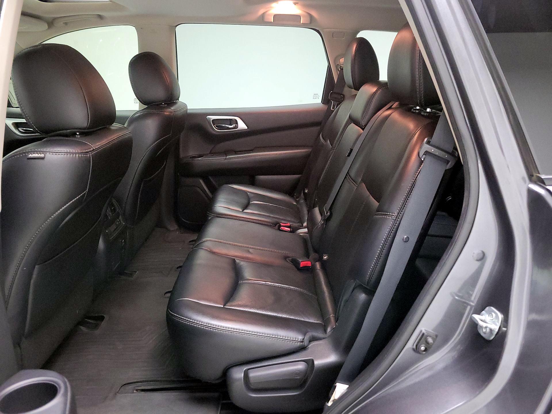 Thumbnail: 2015 Nissan Pathfinder - 20