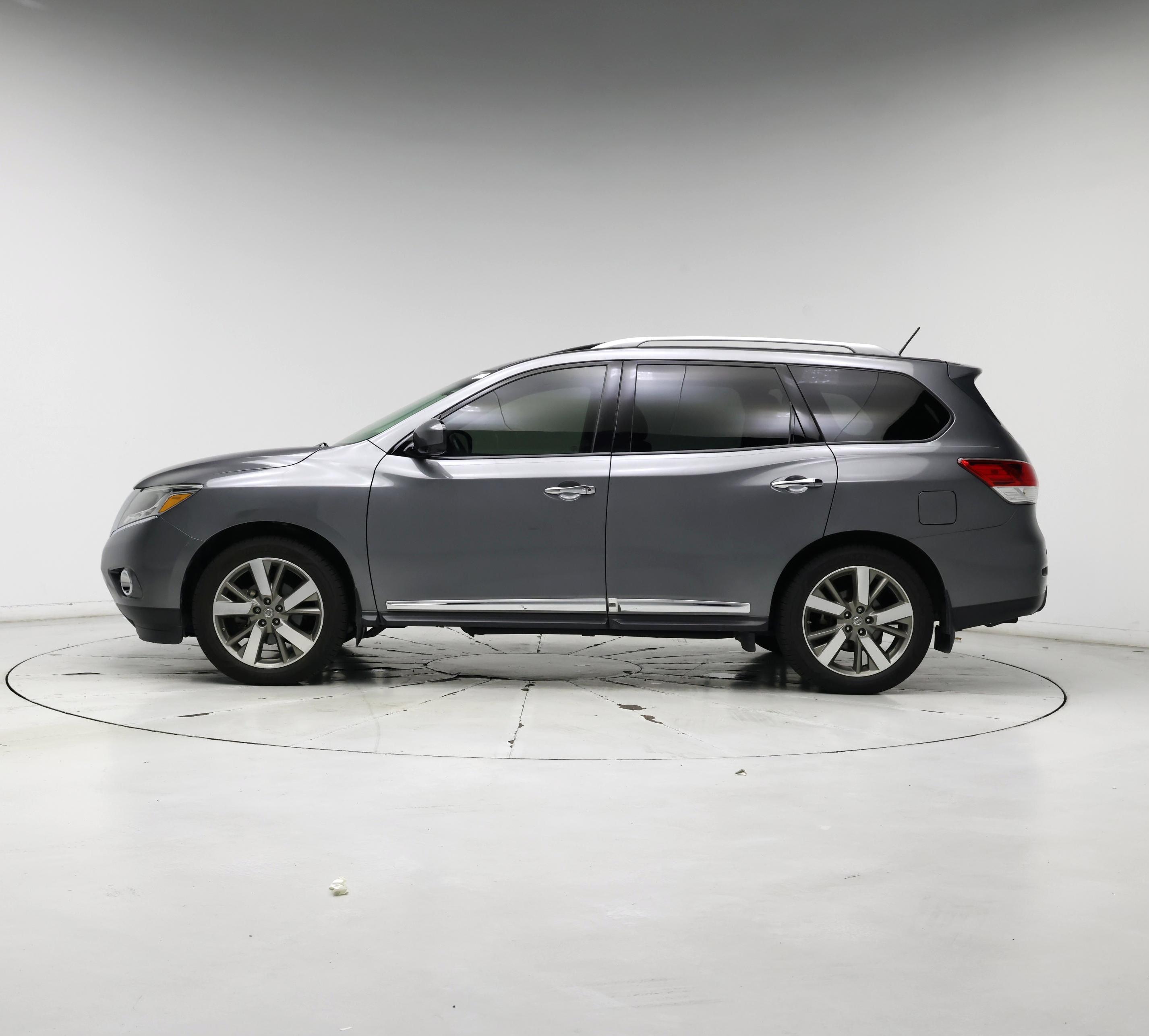 Thumbnail: 2015 Nissan Pathfinder - 3