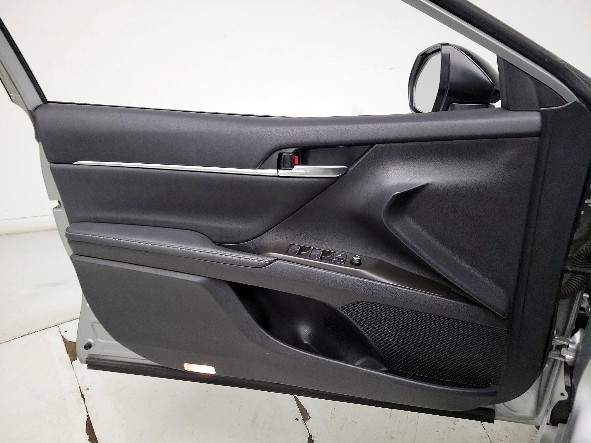 Thumbnail: 2023 Toyota Camry - 12