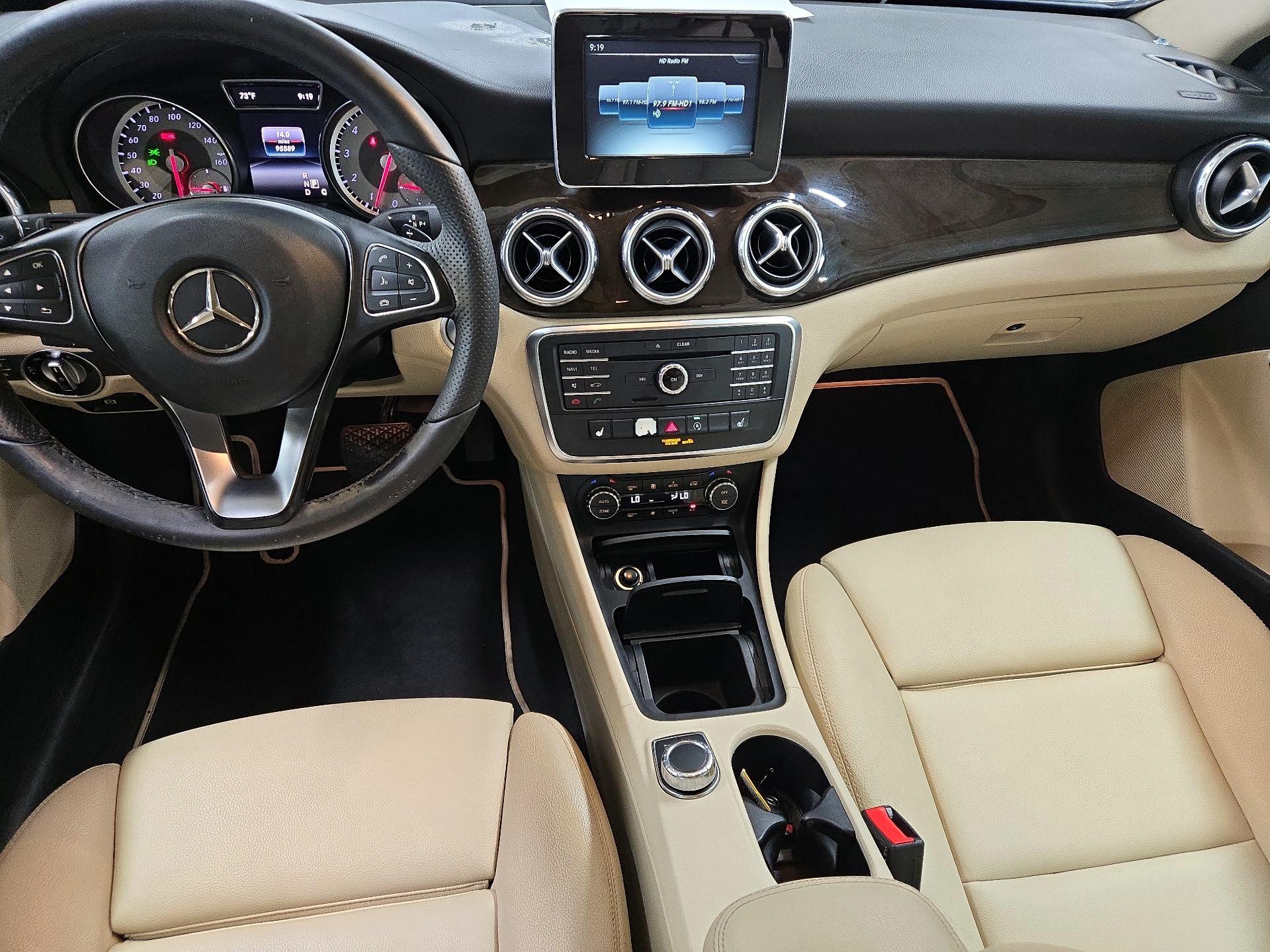 Thumbnail: 2016 Mercedes-Benz GLA - 9