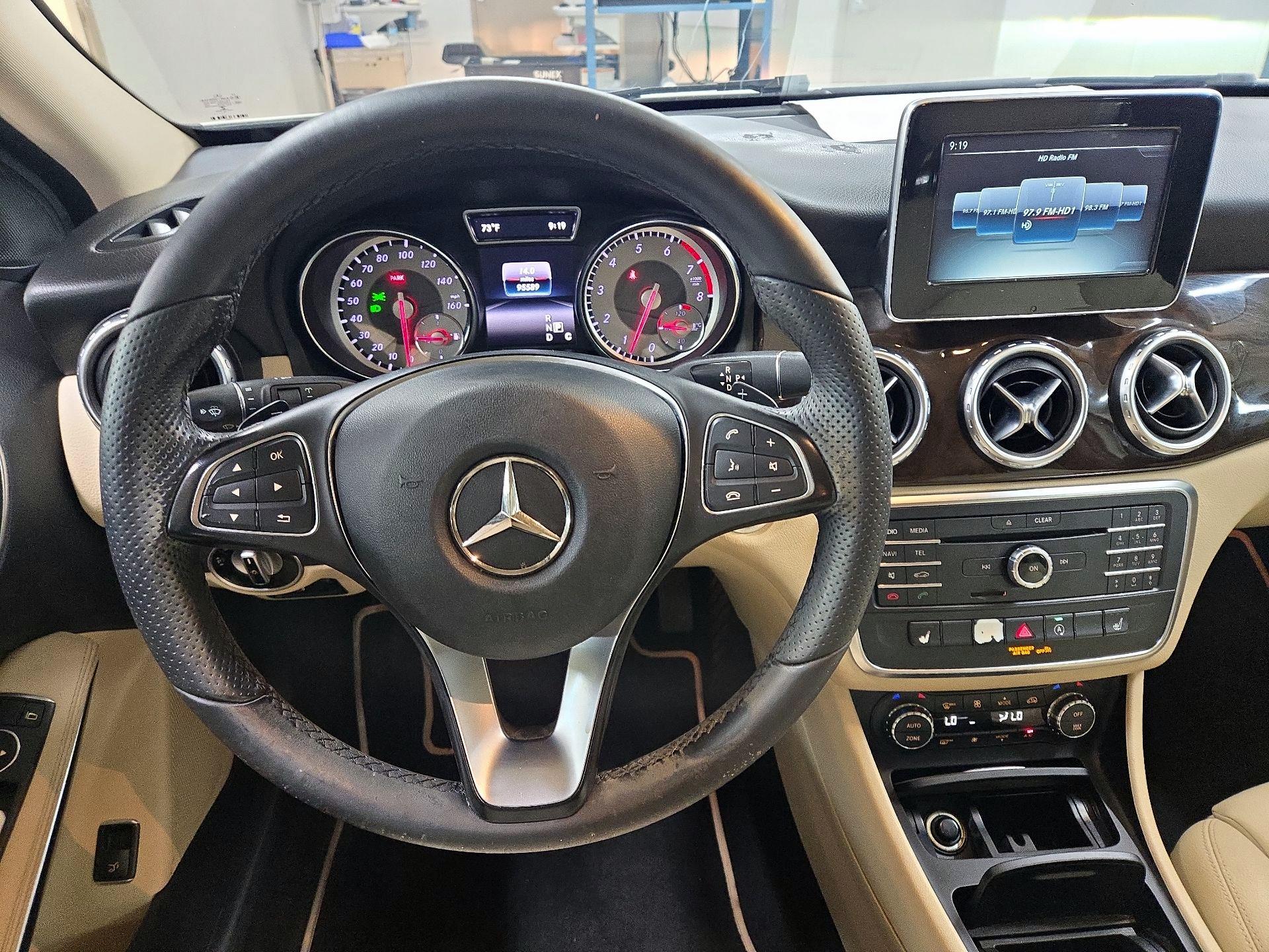 Thumbnail: 2016 Mercedes-Benz GLA - 10