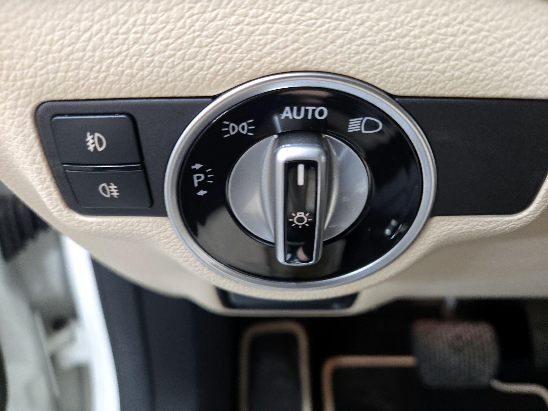 Thumbnail: 2016 Mercedes-Benz GLA - 13