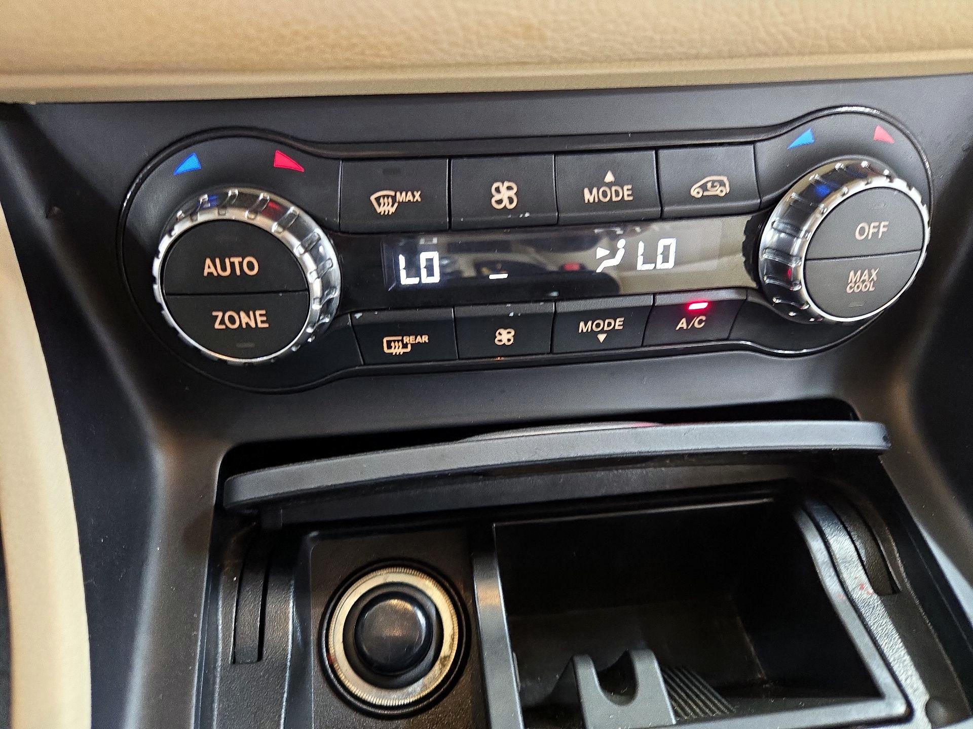 Thumbnail: 2016 Mercedes-Benz GLA - 15