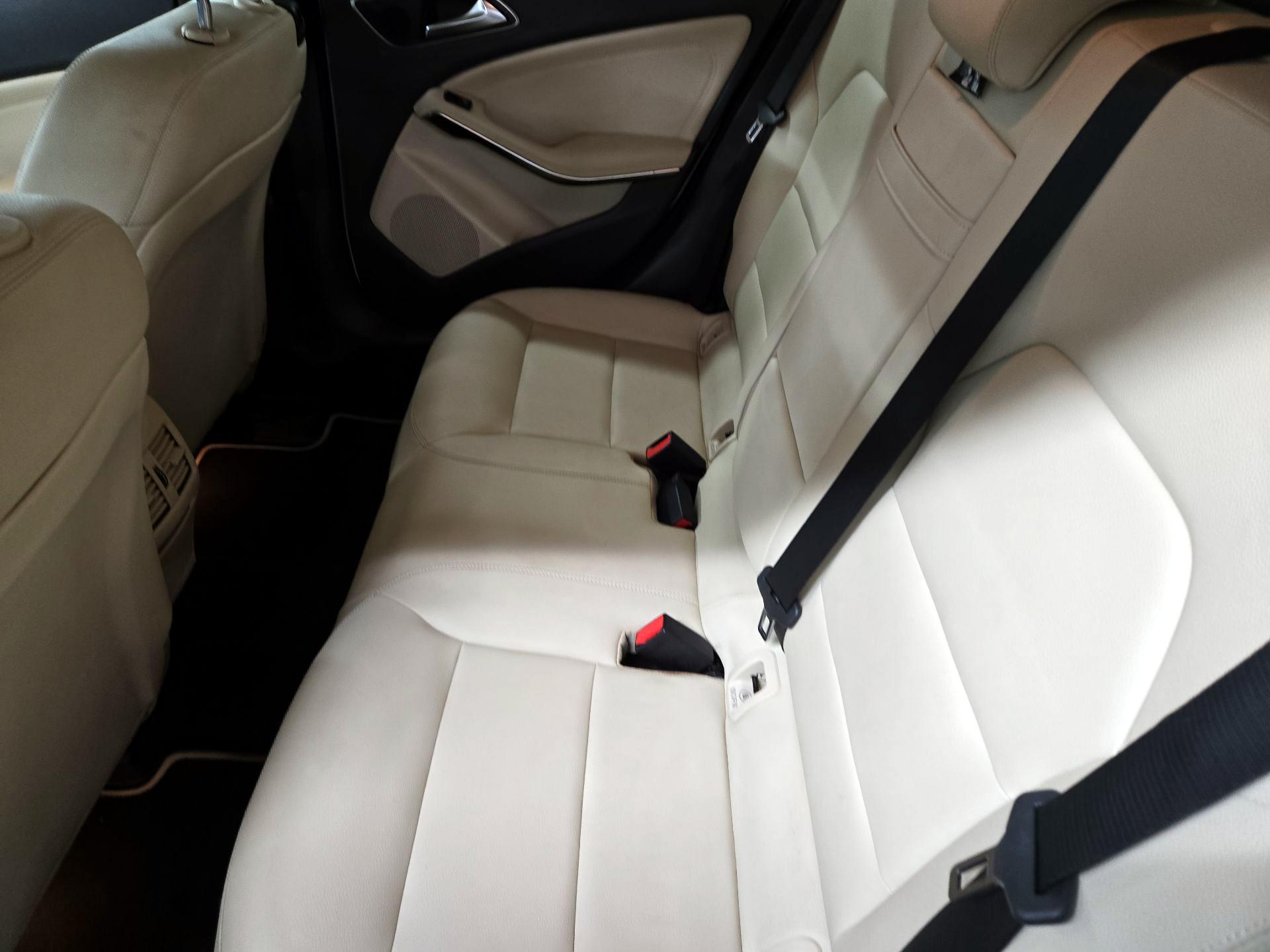 Thumbnail: 2016 Mercedes-Benz GLA - 17