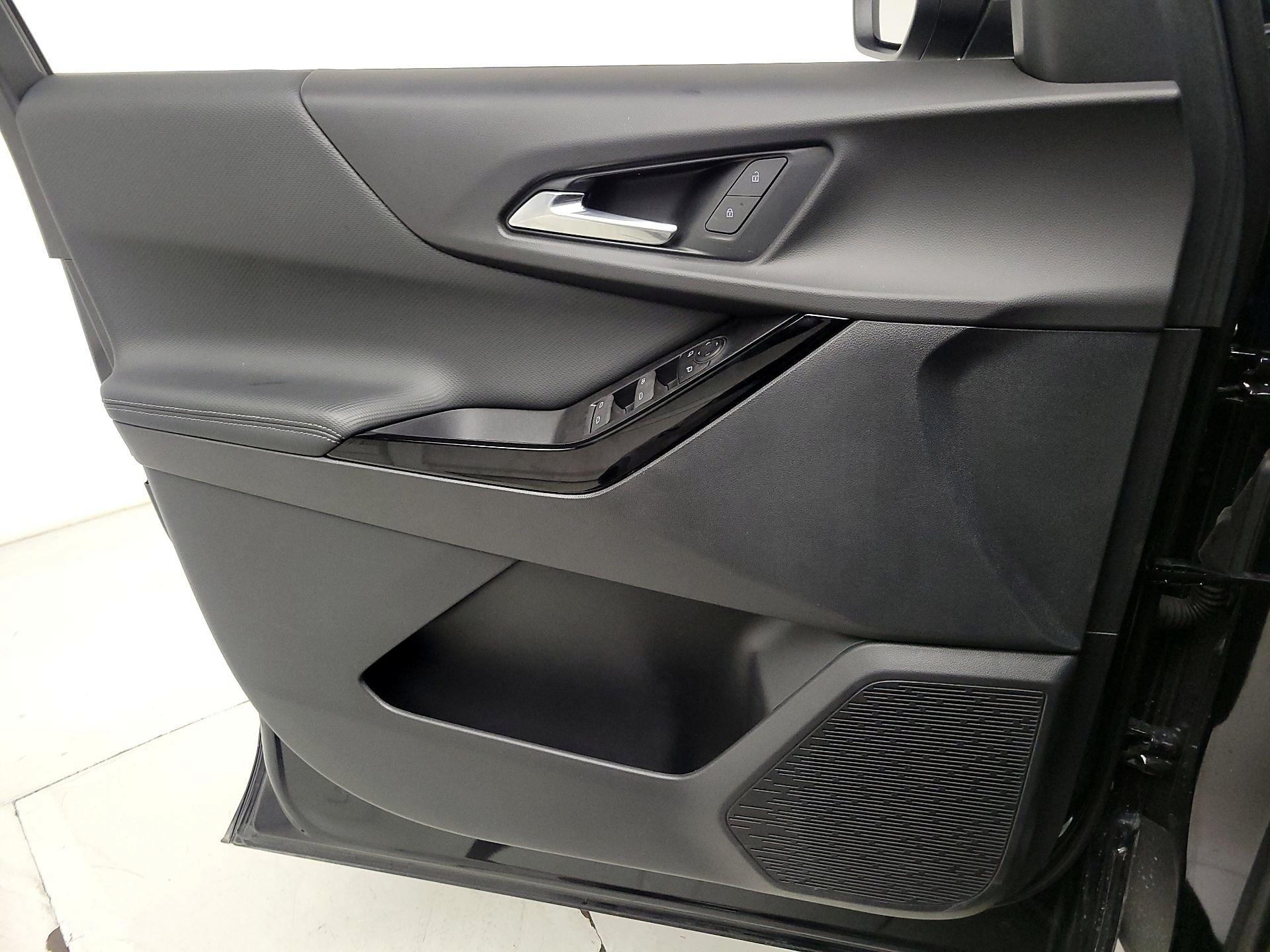 Thumbnail: 2025 Chevrolet Equinox - 12