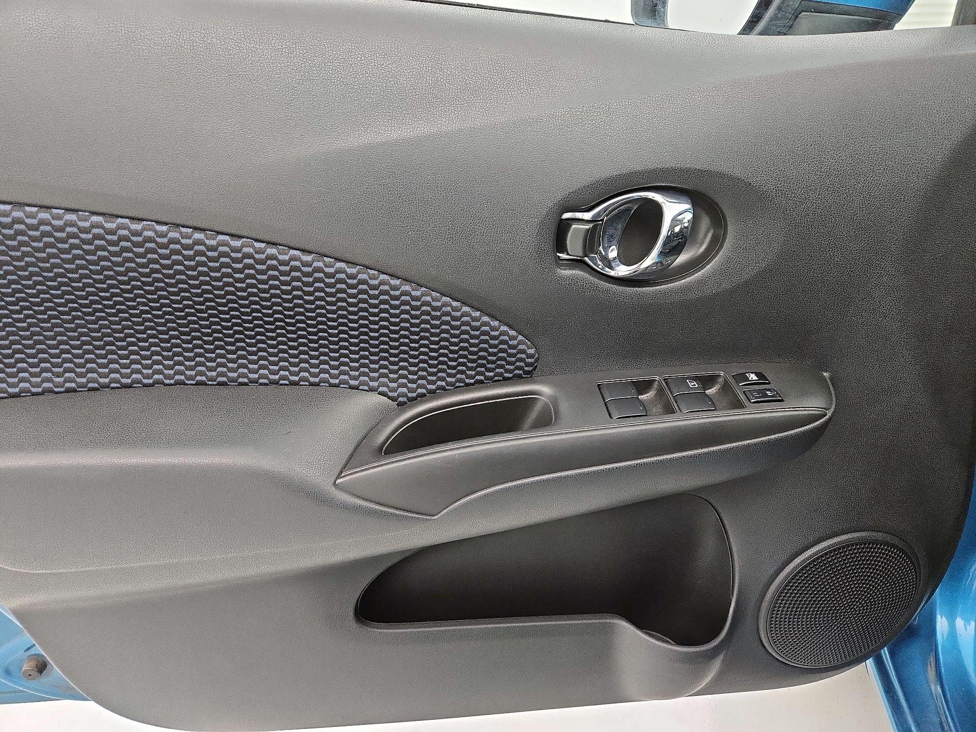 Thumbnail: 2015 Nissan Versa Note - 12