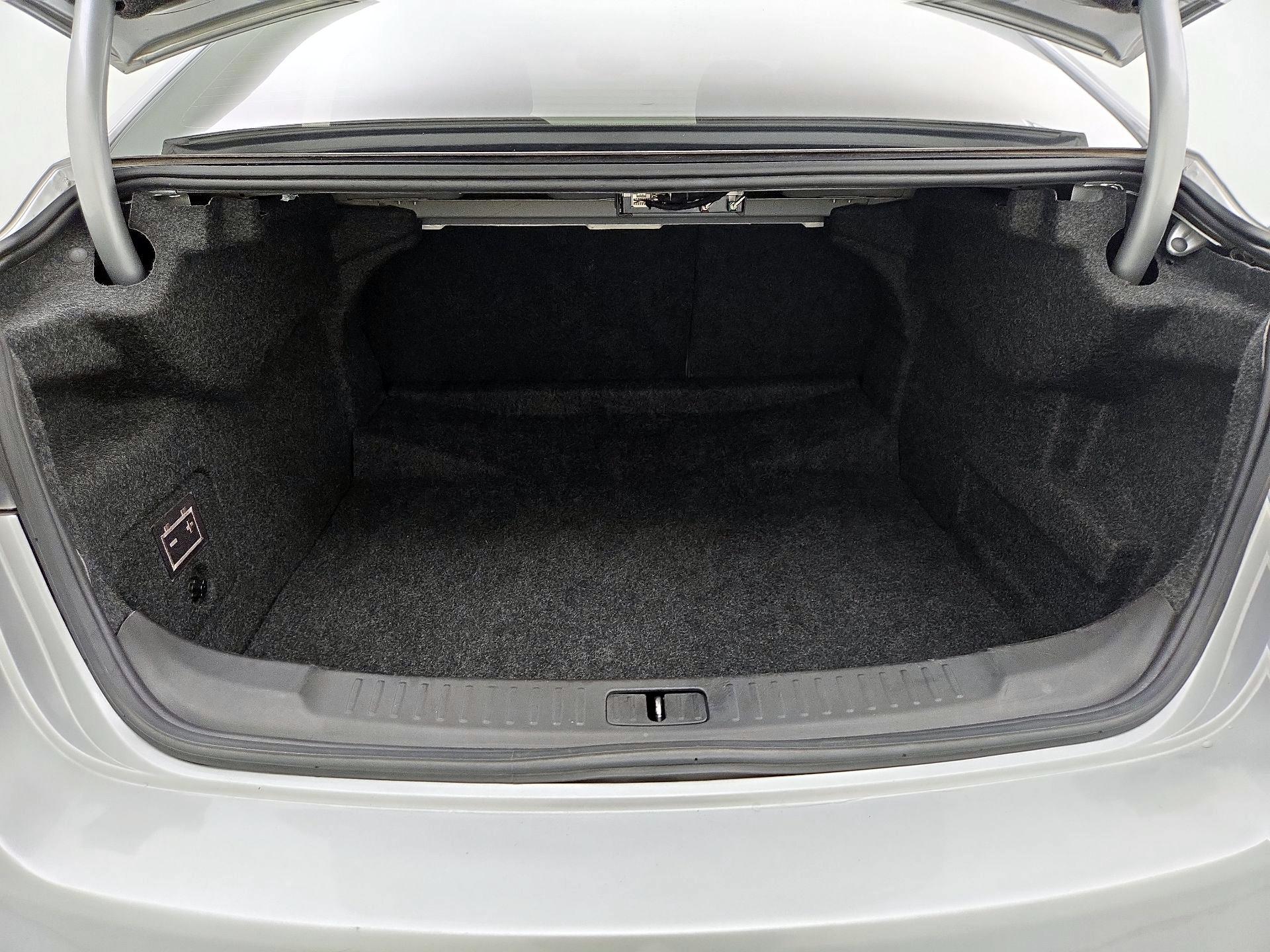 Thumbnail: 2016 Chevrolet Malibu - 19