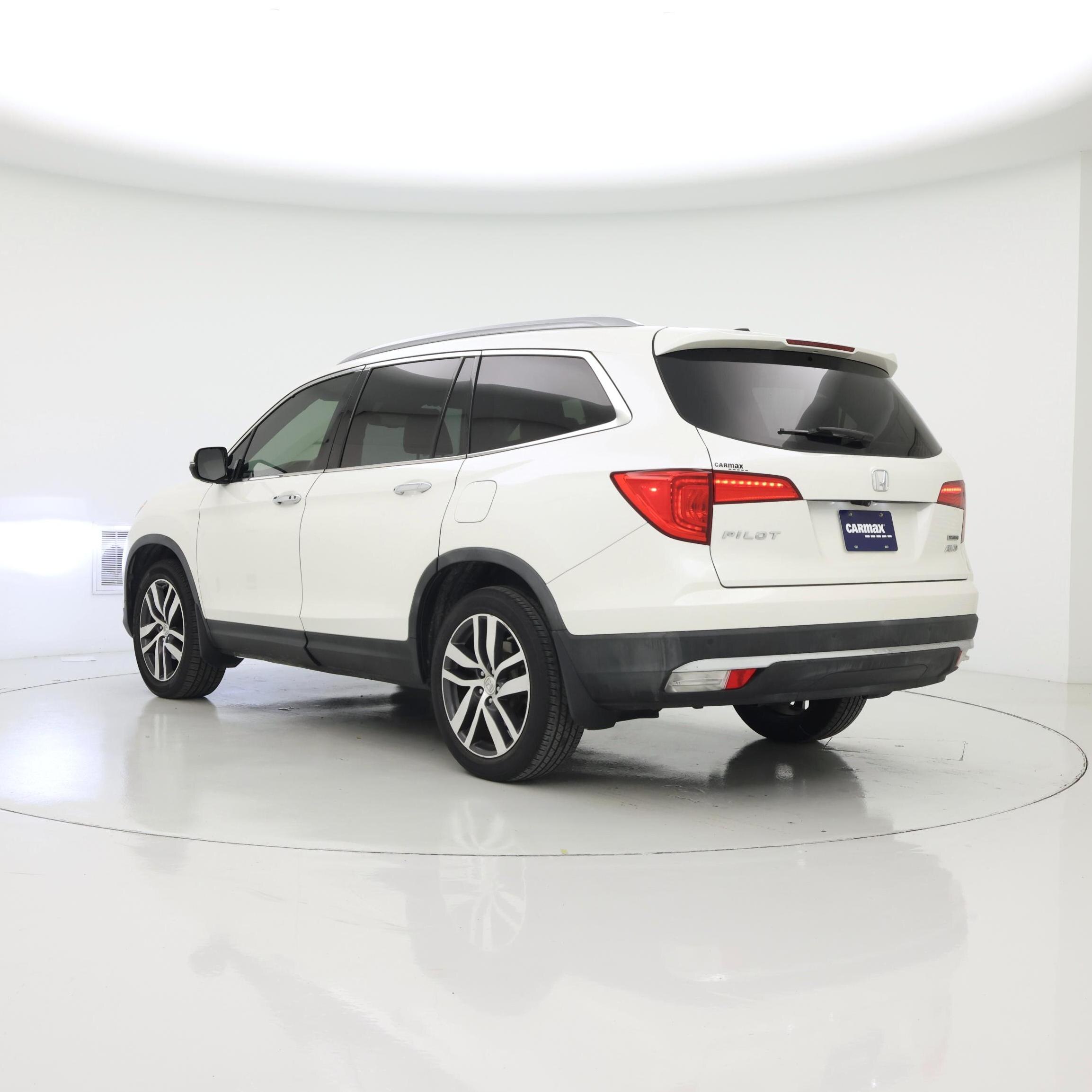 Thumbnail: 2017 Honda Pilot - 2