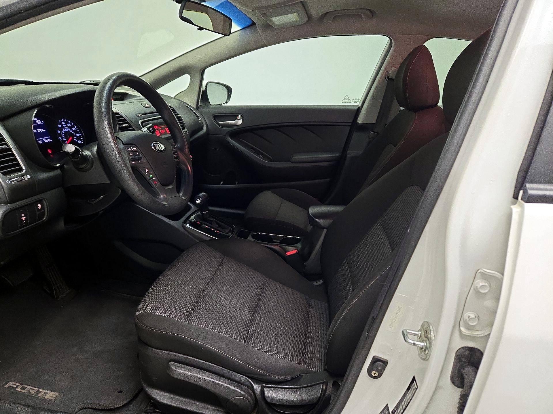 Thumbnail: 2018 Kia Forte - 11