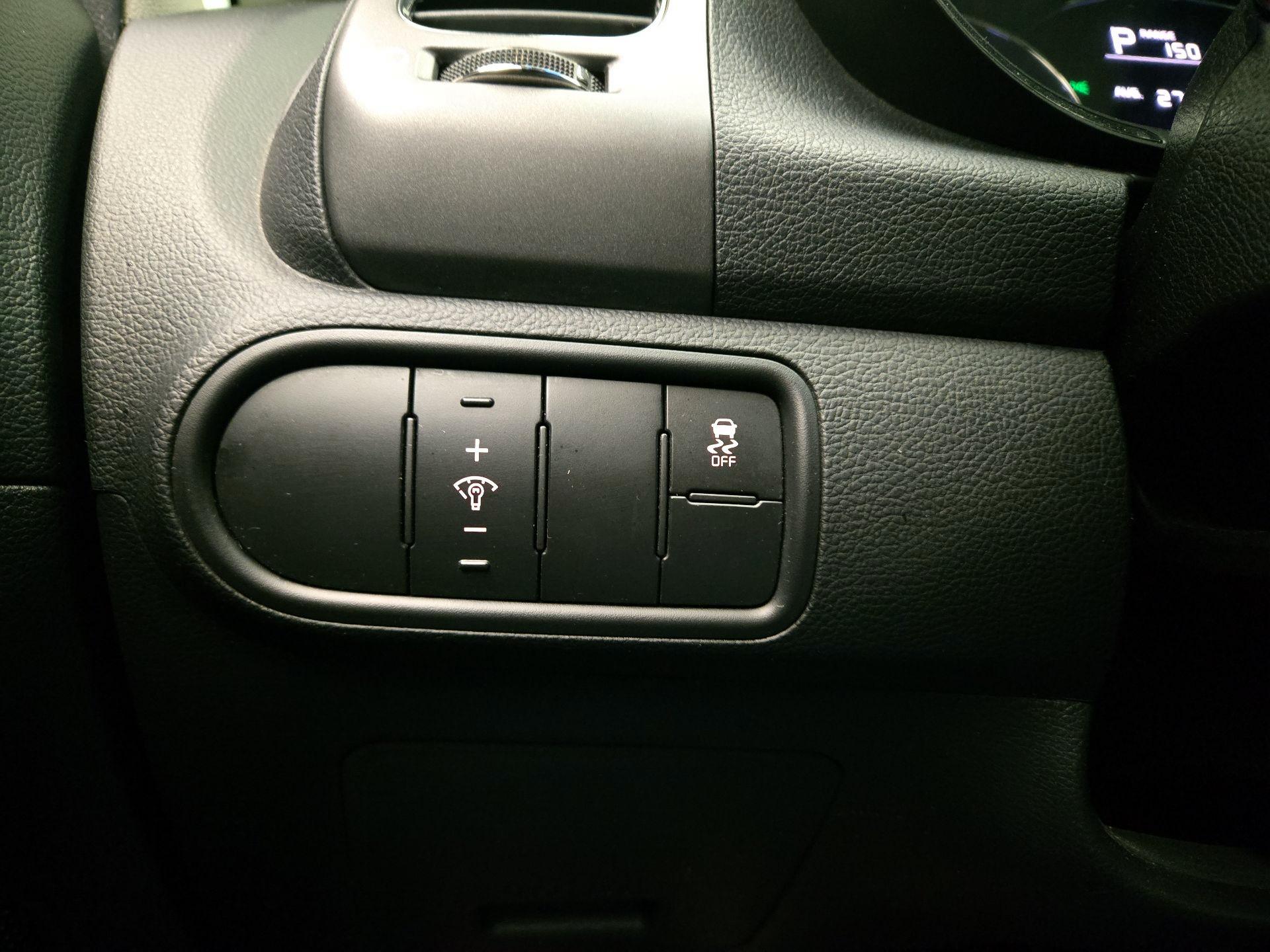 Thumbnail: 2018 Kia Forte - 13