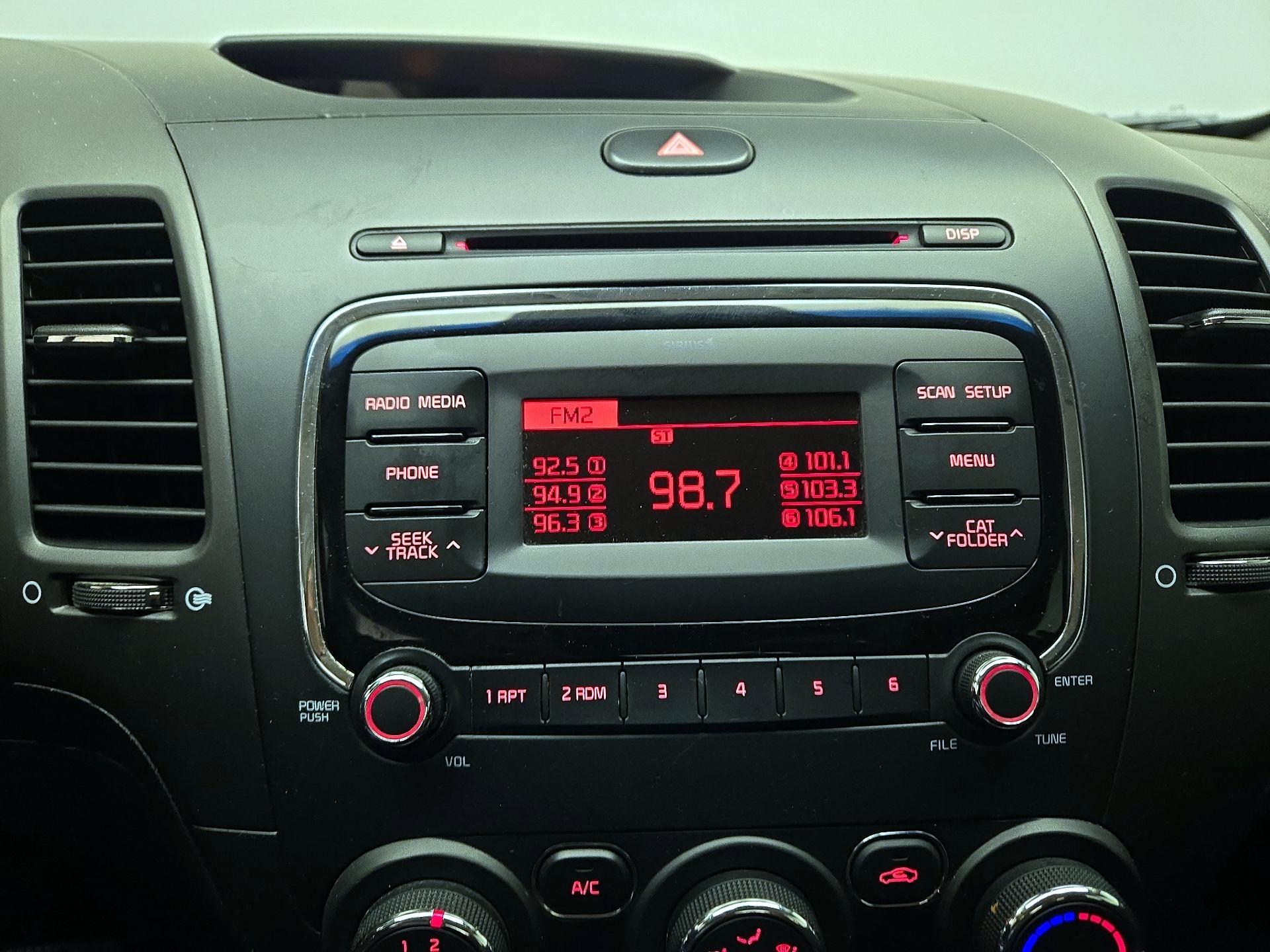 Thumbnail: 2018 Kia Forte - 14