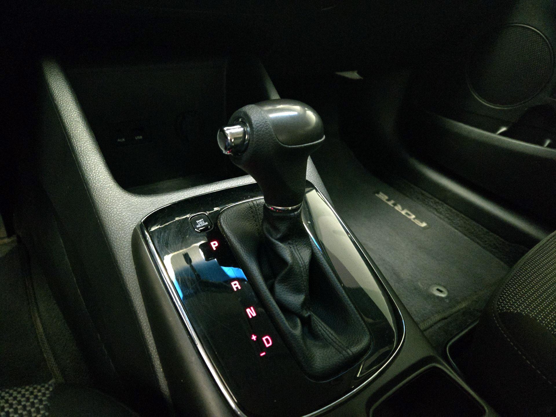 Thumbnail: 2018 Kia Forte - 16