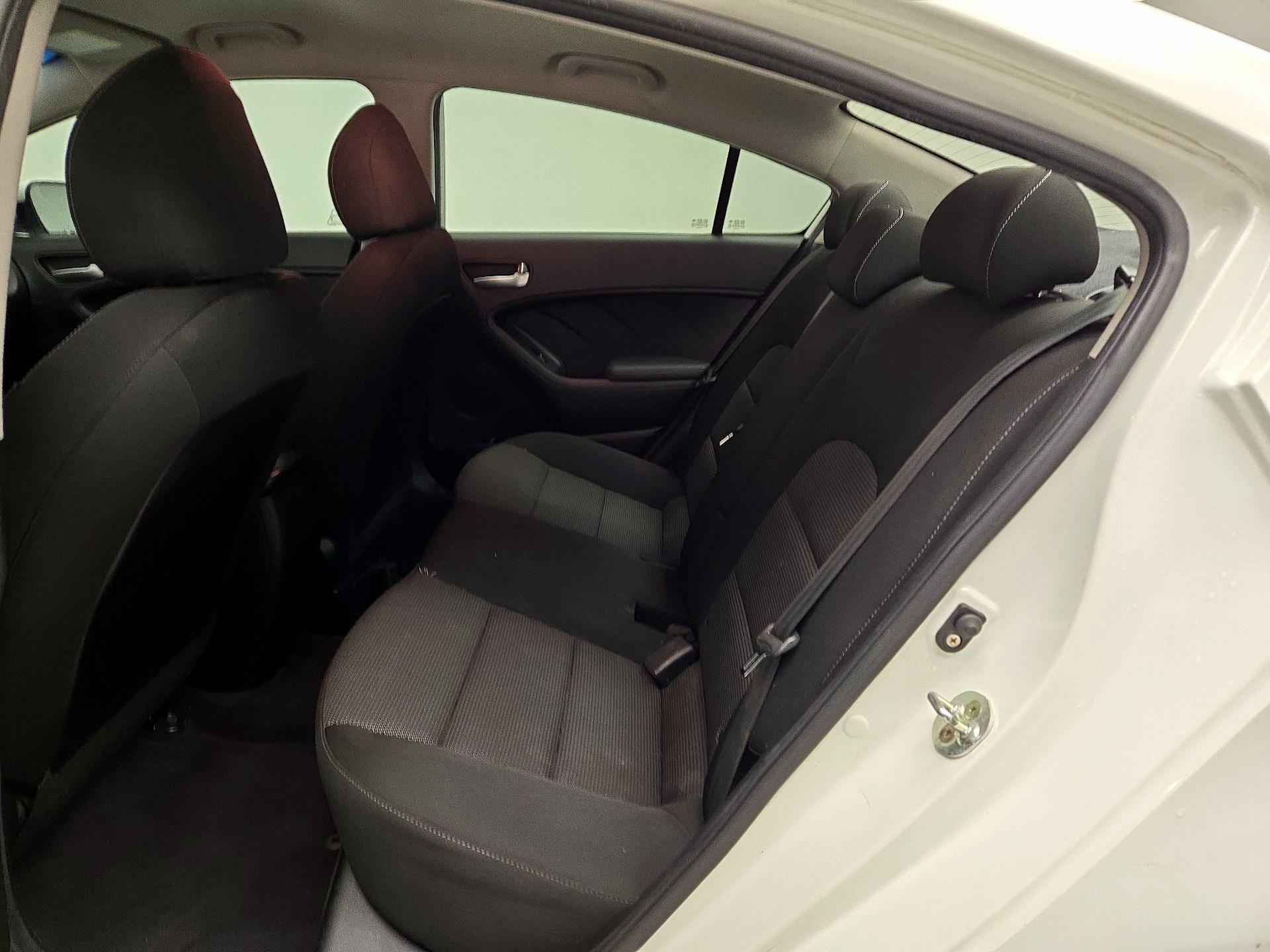 Thumbnail: 2018 Kia Forte - 18