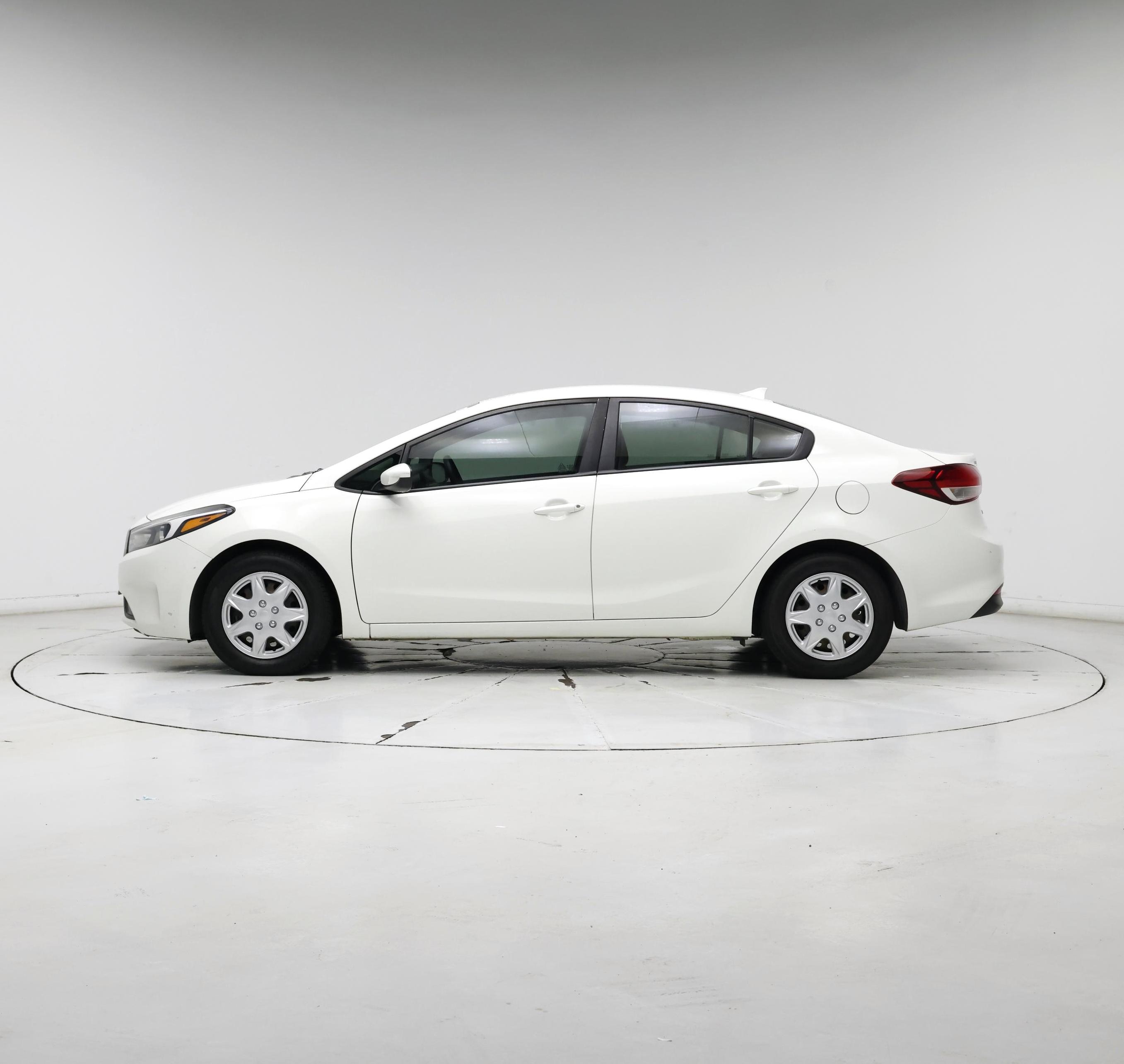 Thumbnail: 2018 Kia Forte - 3