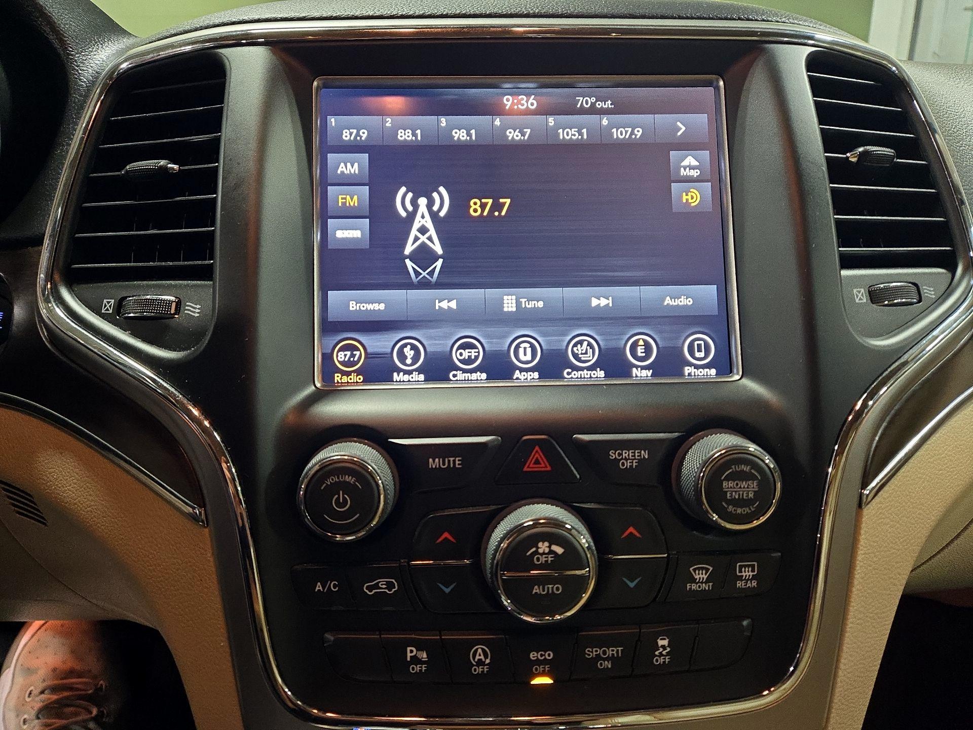 Thumbnail: 2018 Jeep Grand Cherokee - 15