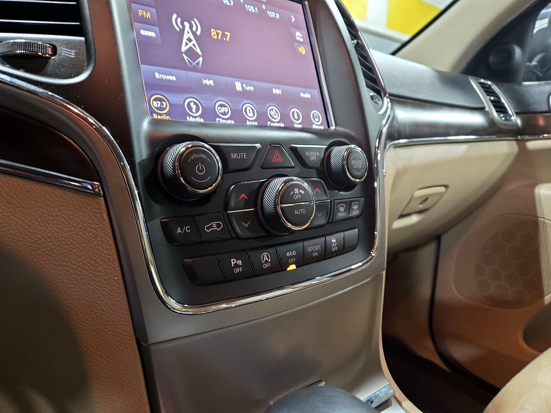 Thumbnail: 2018 Jeep Grand Cherokee - 16