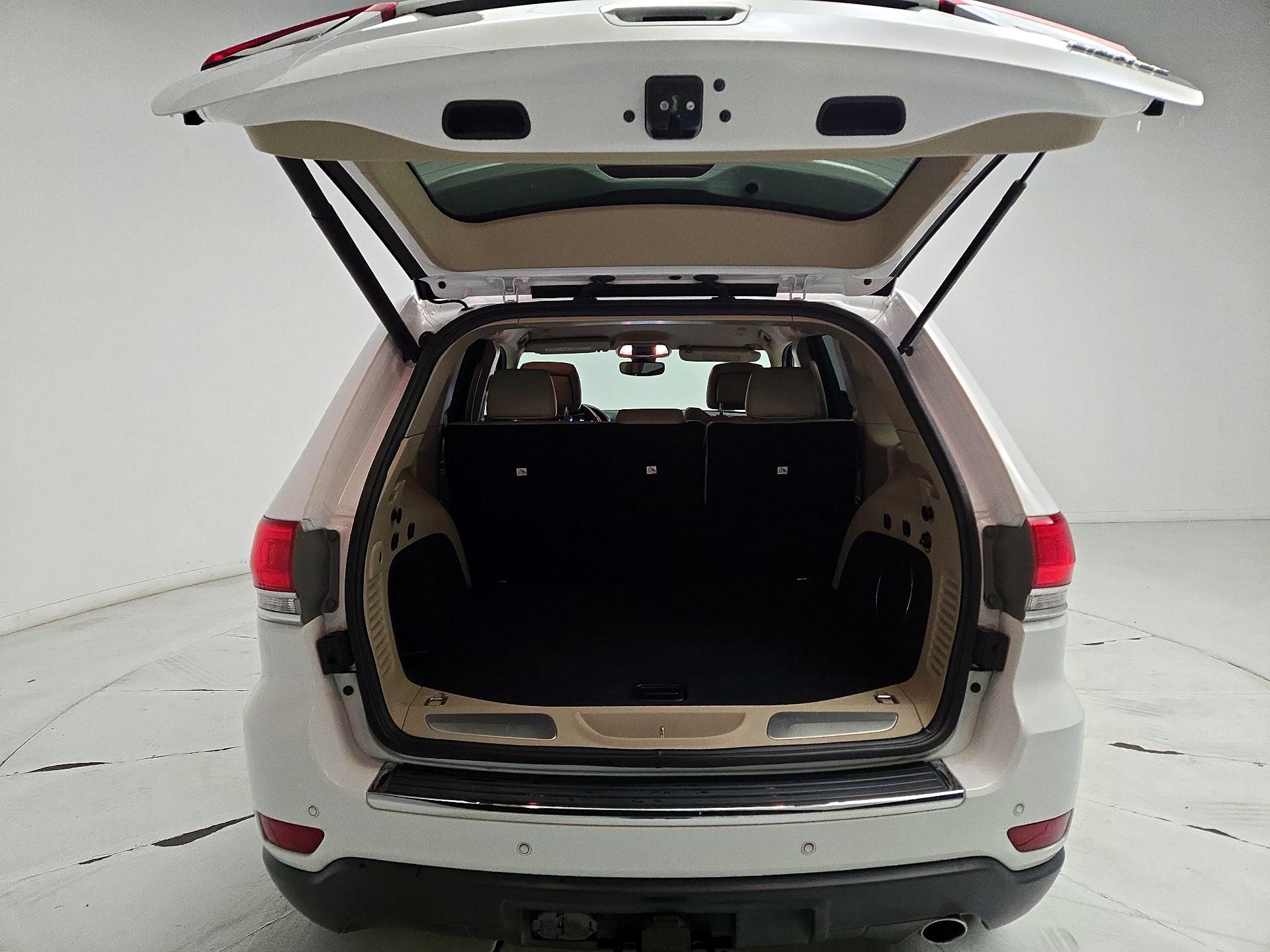 Thumbnail: 2018 Jeep Grand Cherokee - 20