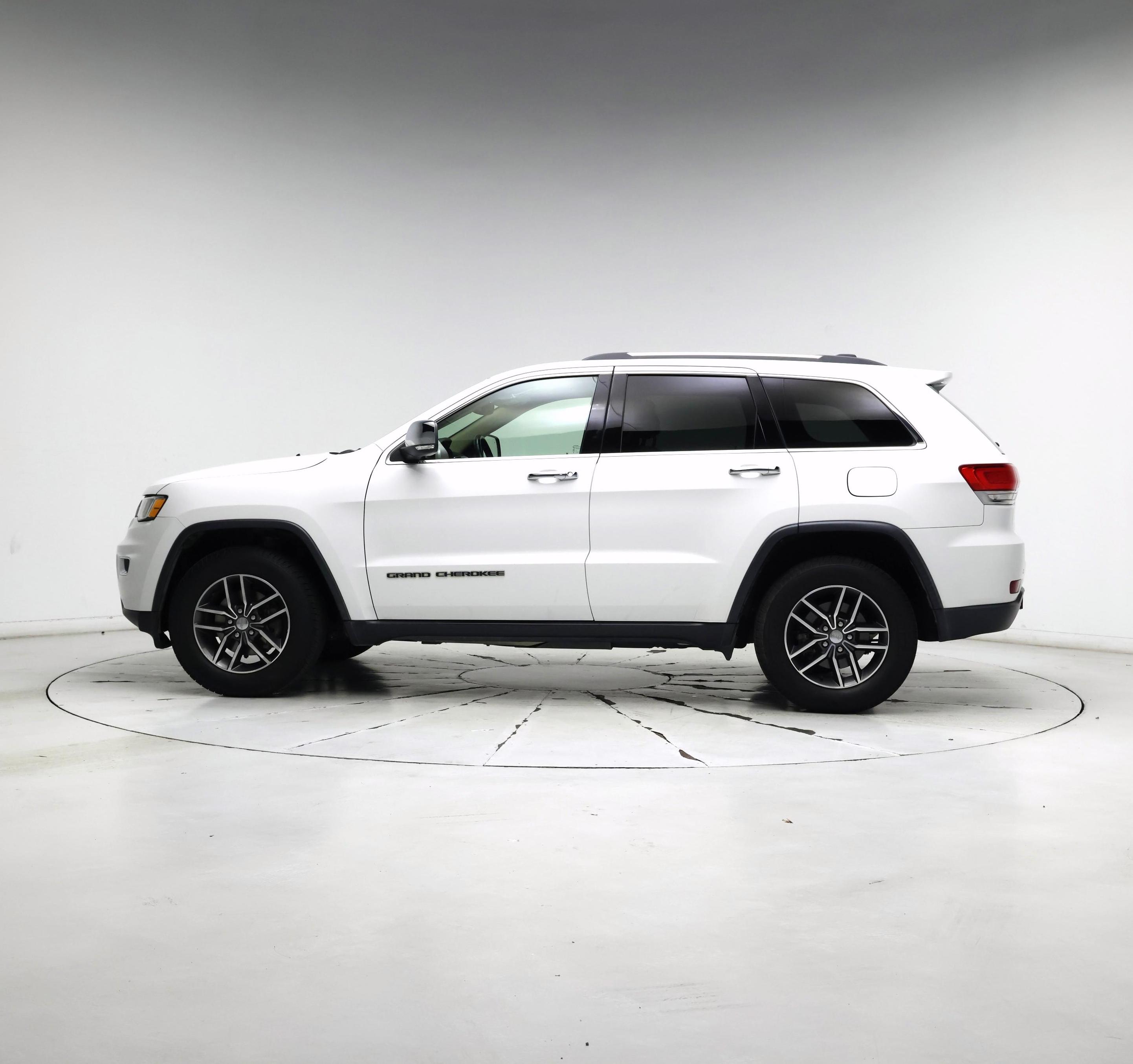 Thumbnail: 2018 Jeep Grand Cherokee - 3