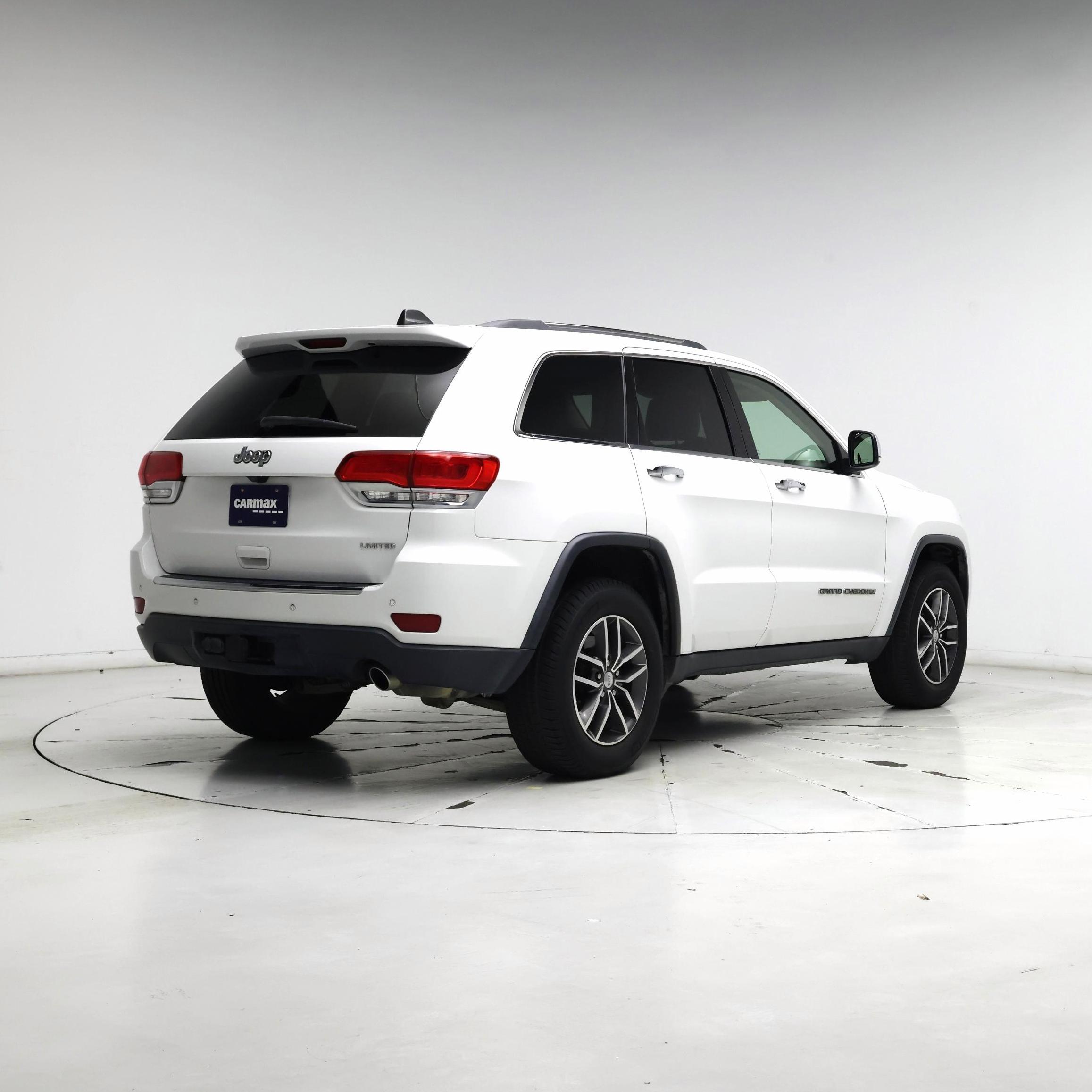 Thumbnail: 2018 Jeep Grand Cherokee - 8