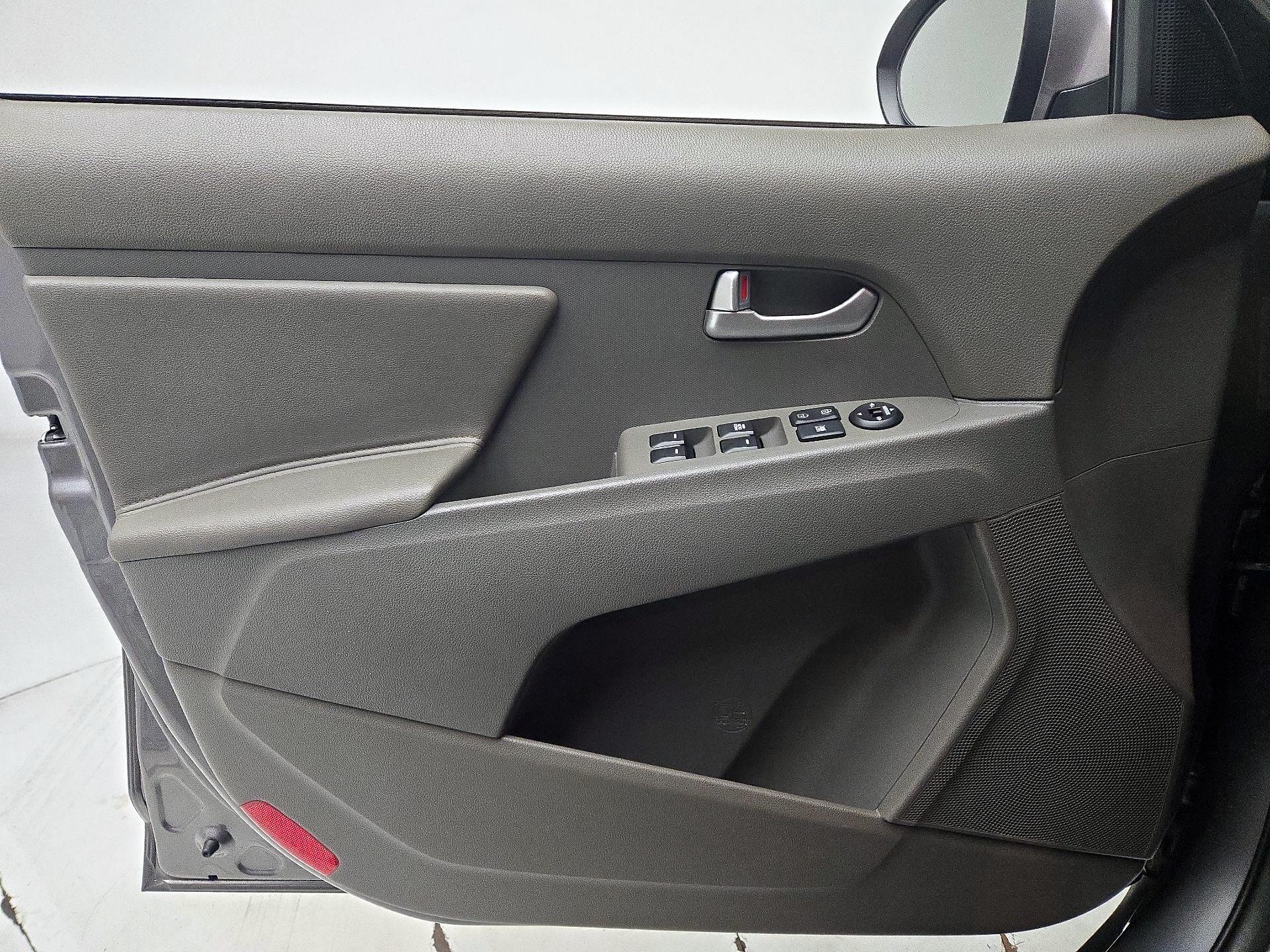 Thumbnail: 2016 Kia Sportage - 12