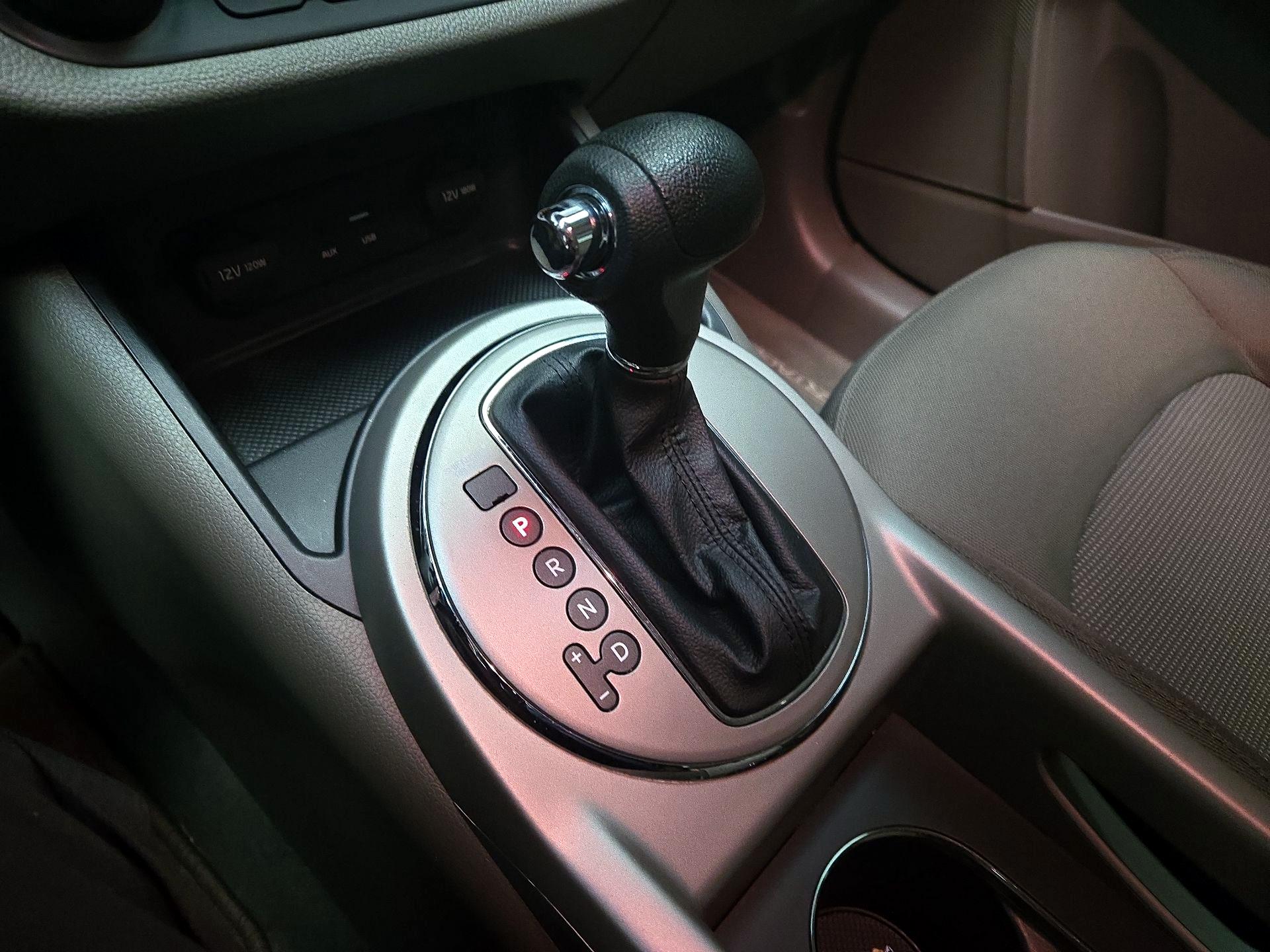 Thumbnail: 2016 Kia Sportage - 16