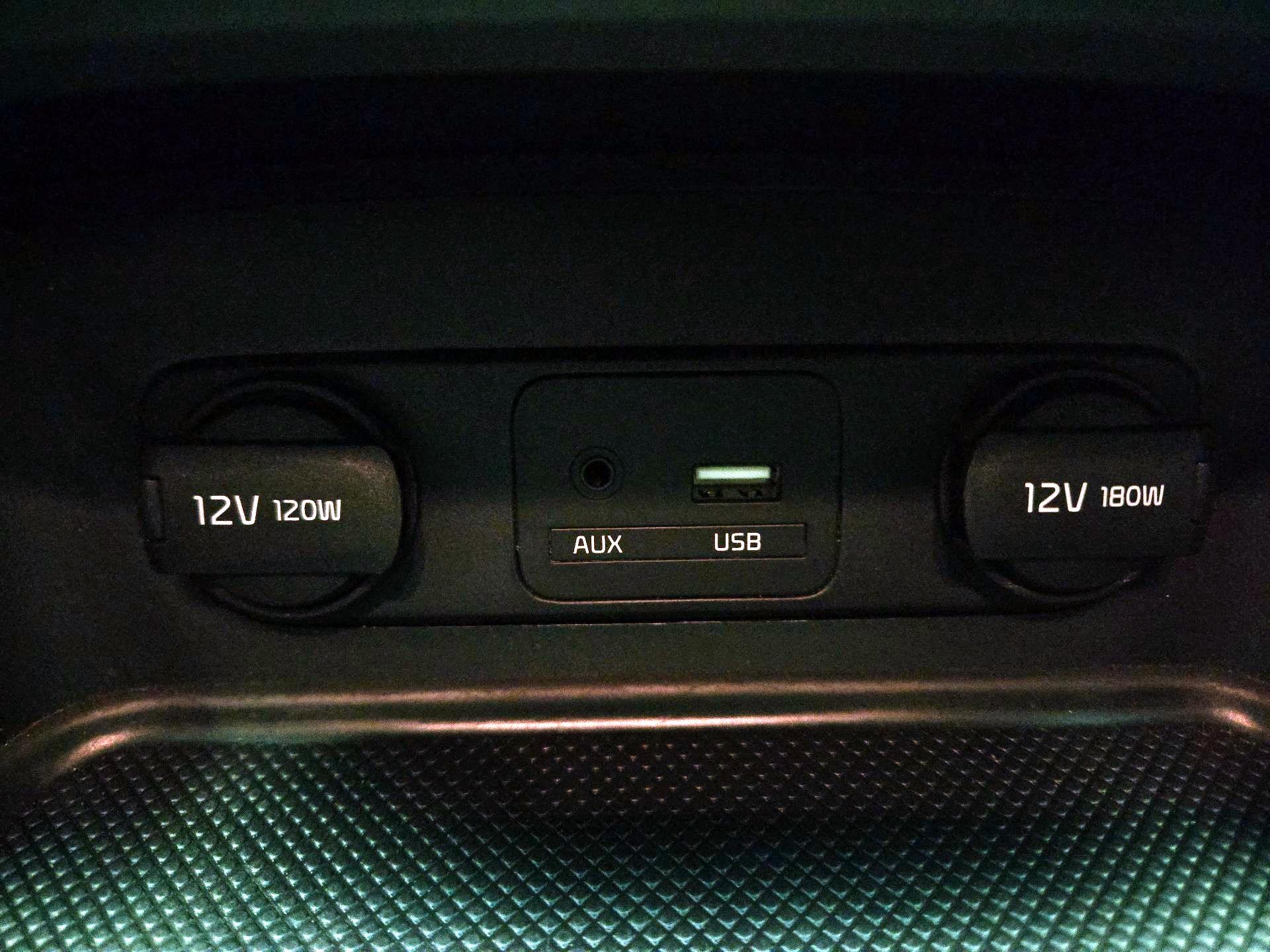 Thumbnail: 2016 Kia Sportage - 17