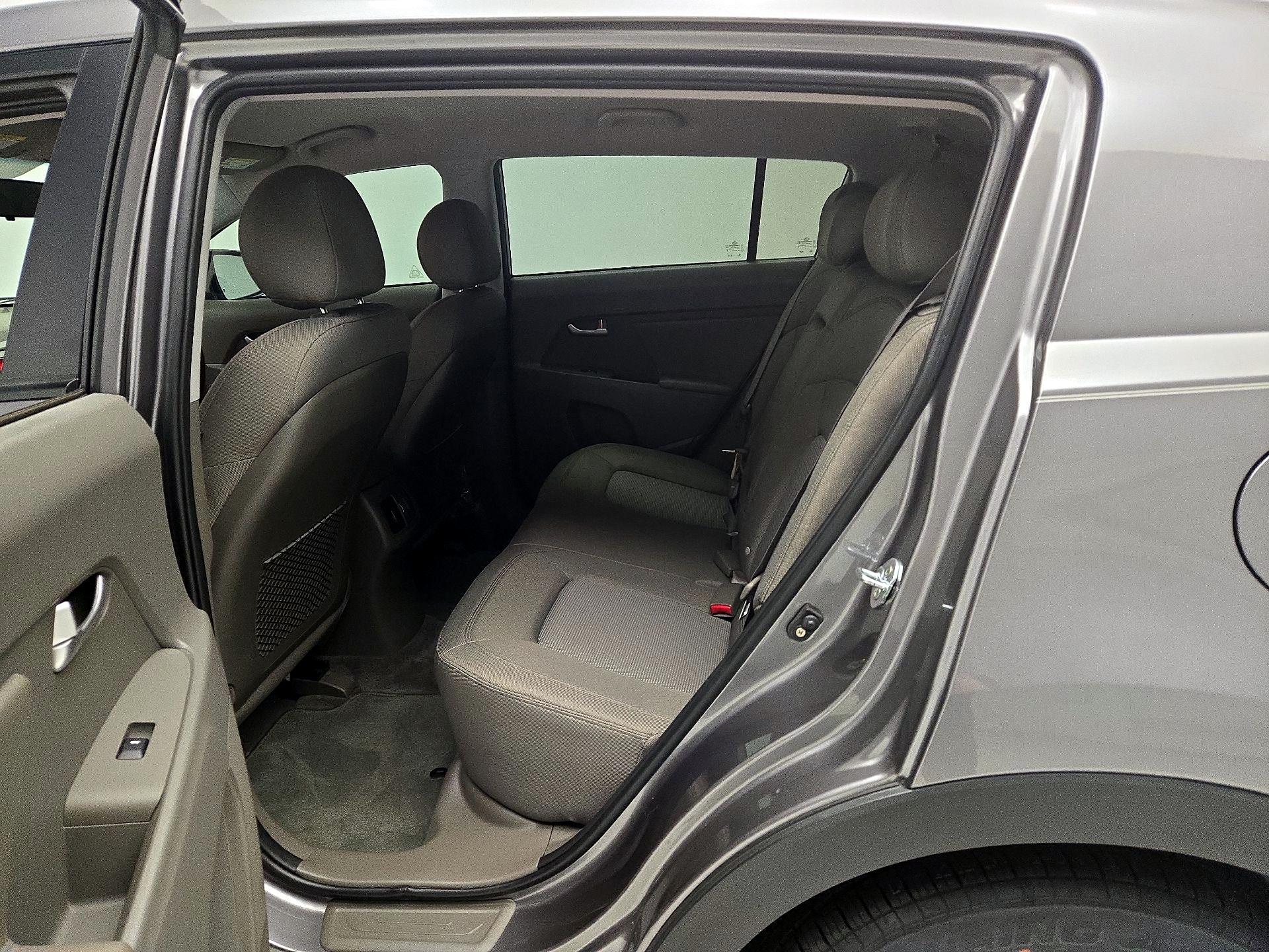 Thumbnail: 2016 Kia Sportage - 18