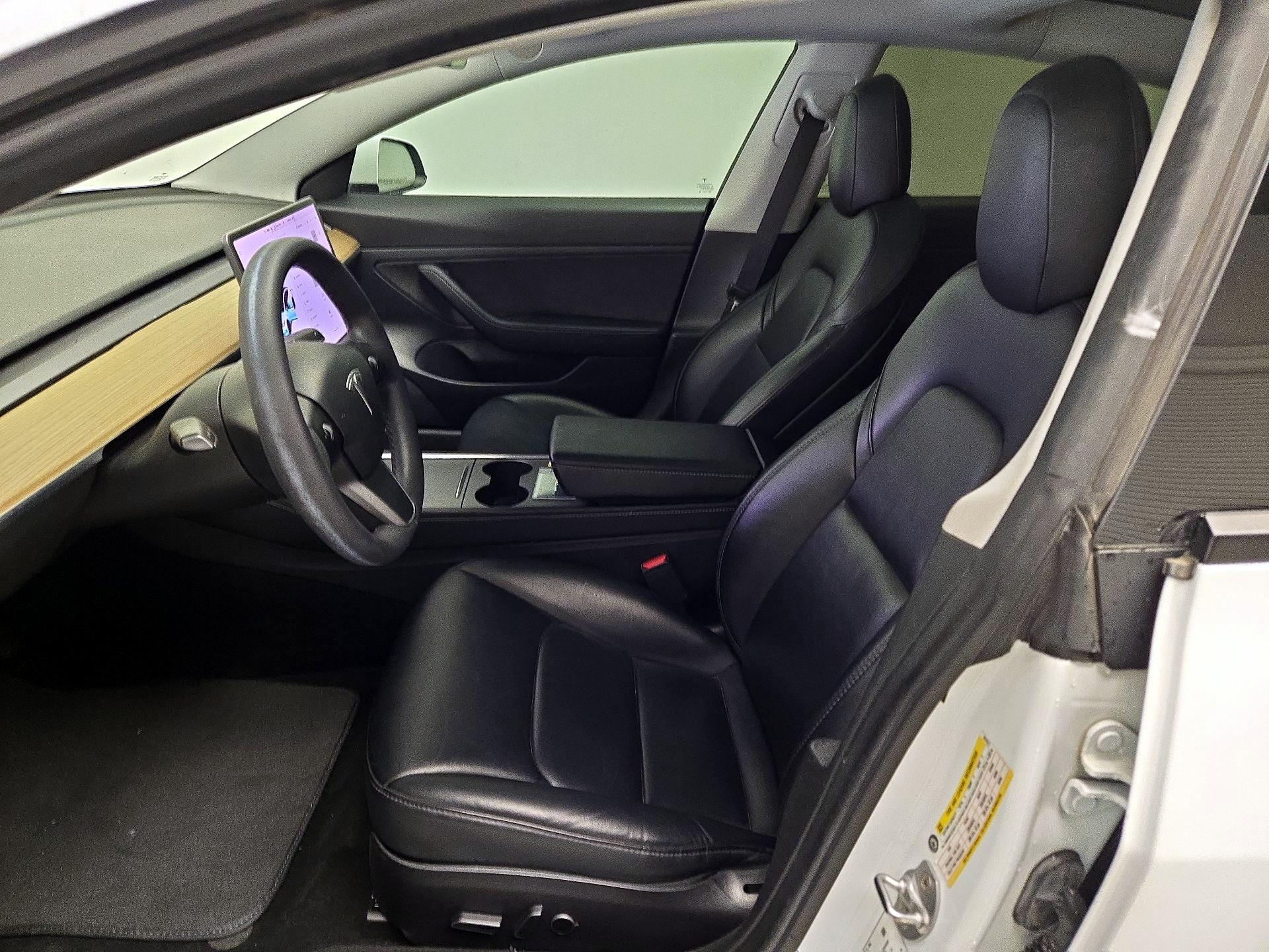 Thumbnail: 2021 Tesla Model 3 - 11