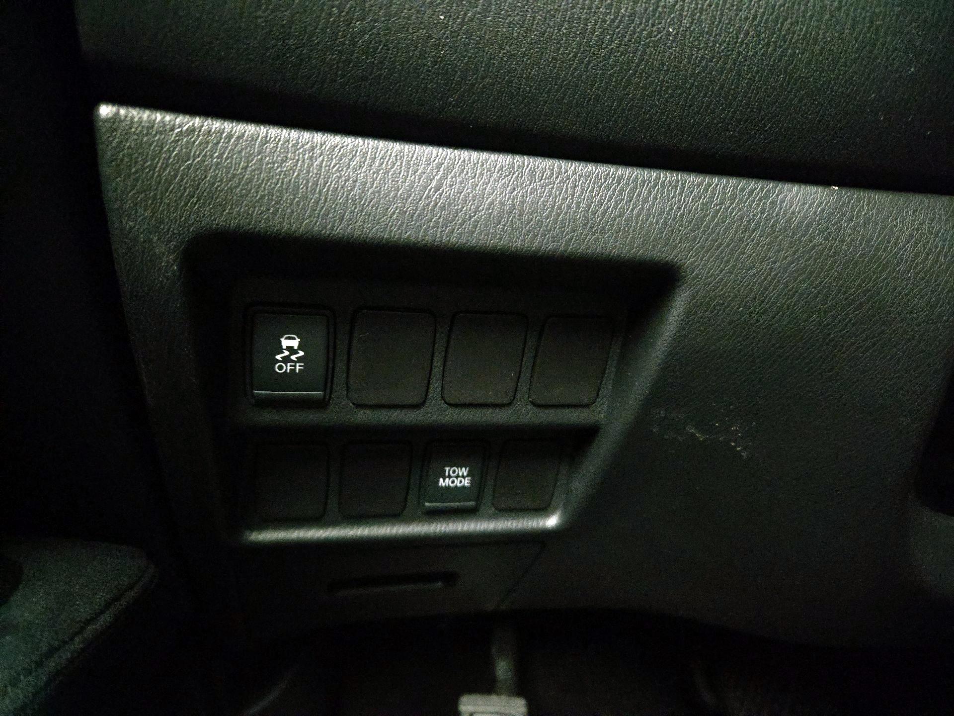 Thumbnail: 2016 Nissan Pathfinder - 13