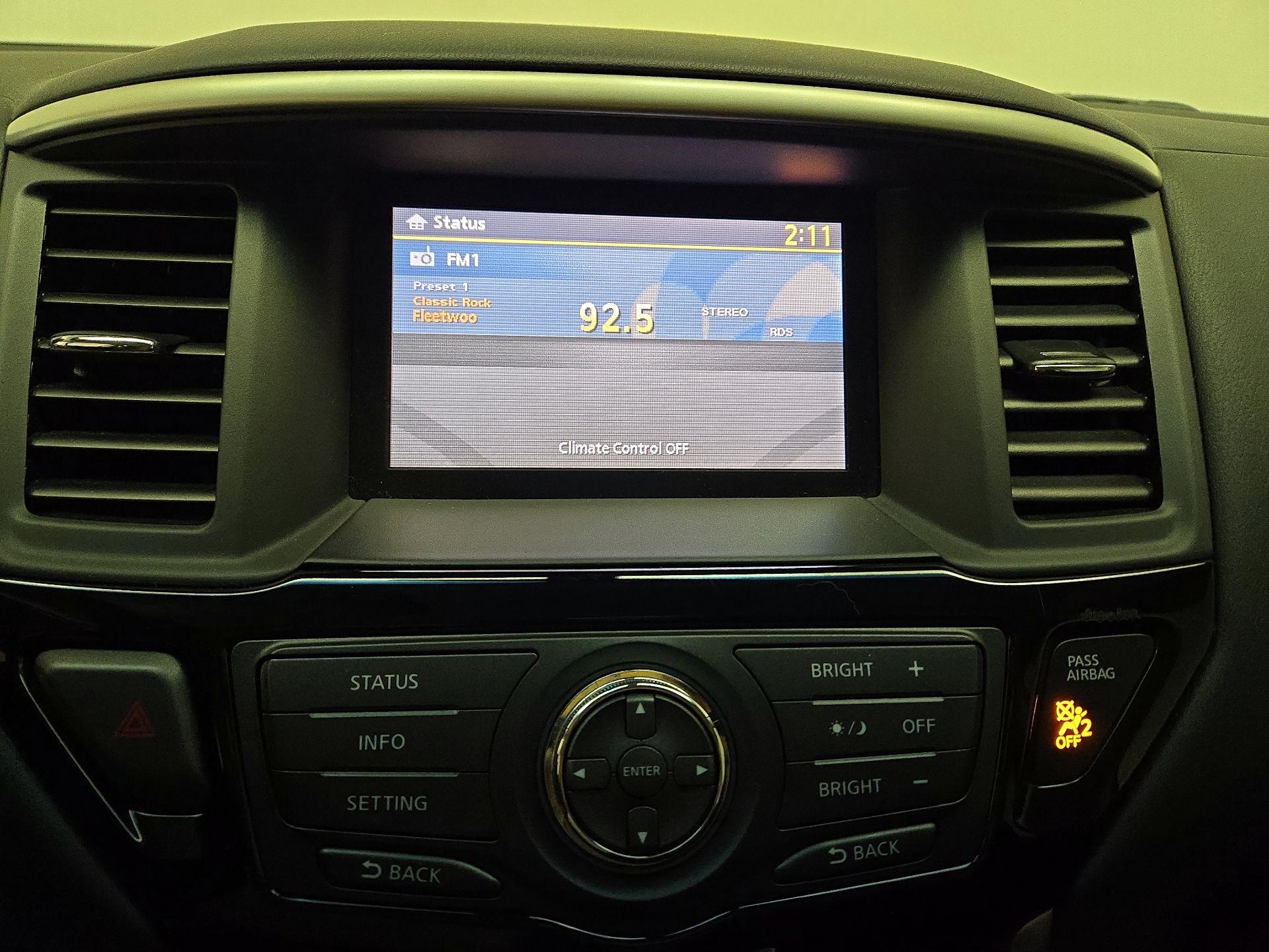 Thumbnail: 2016 Nissan Pathfinder - 15